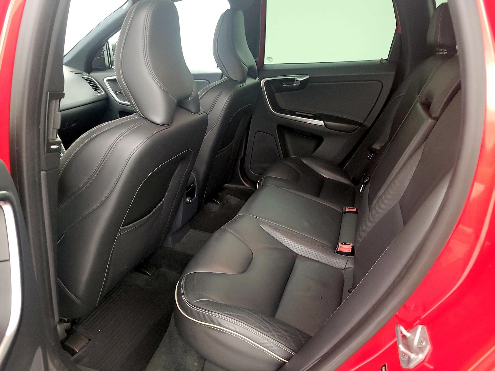 2016 Volvo XC60 T6 R-Design - Photo 22