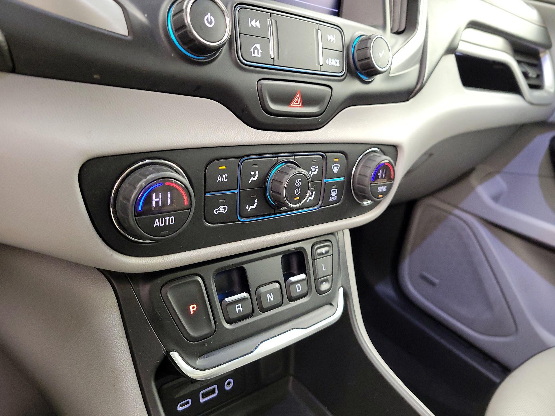 Thumbnail: 2020 GMC Terrain - 17
