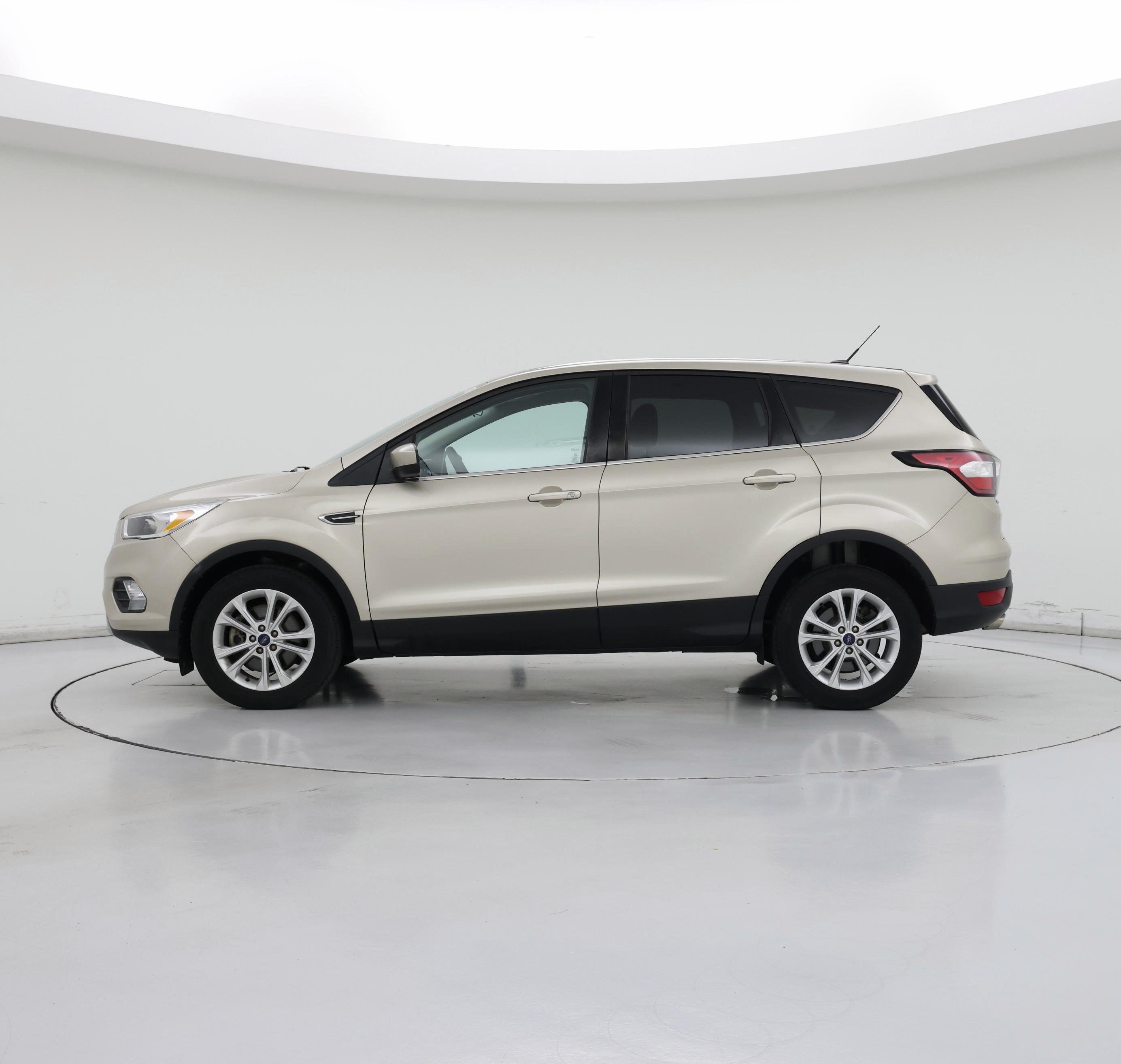 Thumbnail: 2017 Ford Escape - 3