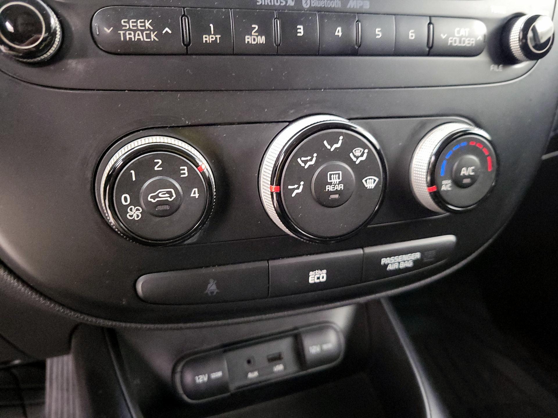 Thumbnail: 2015 Kia Soul - 15