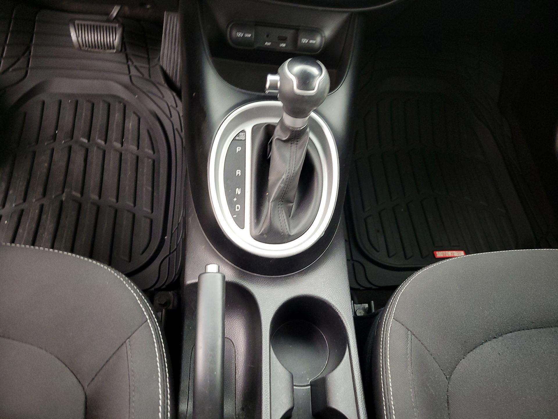 Thumbnail: 2015 Kia Soul - 16