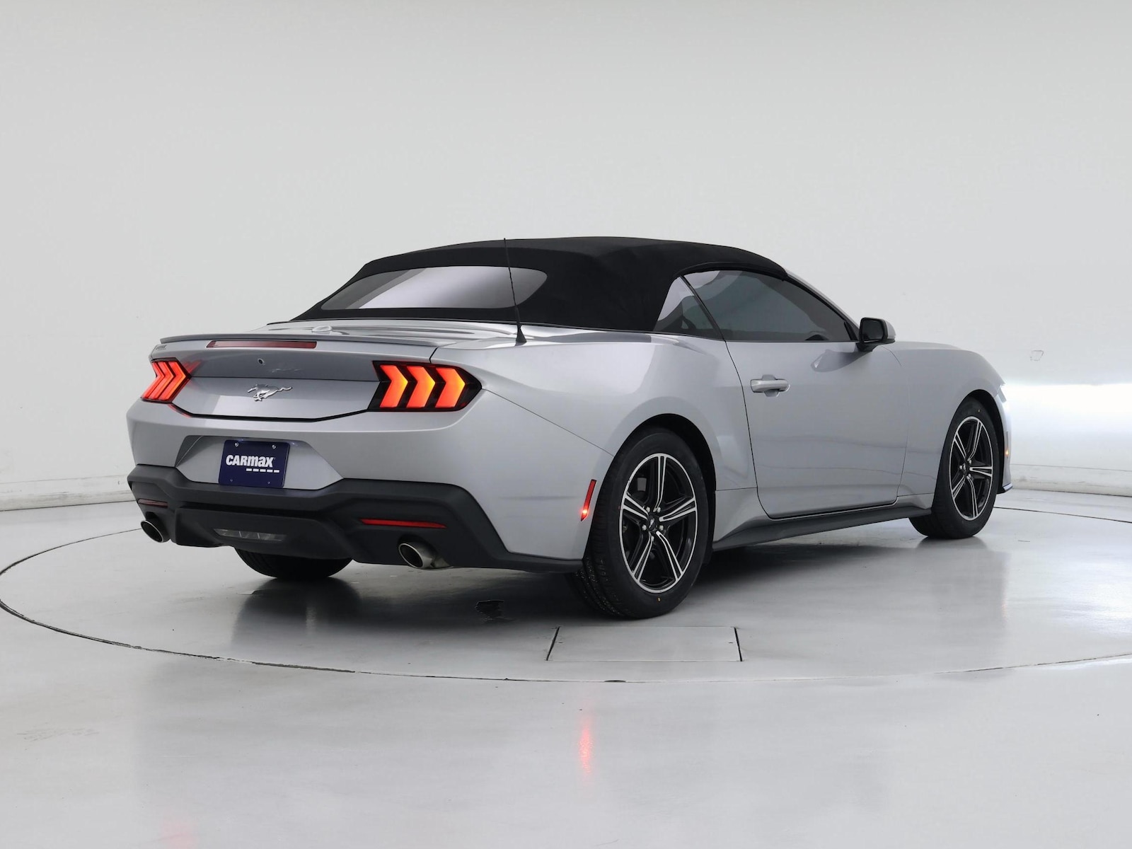 2024 Ford Mustang EcoBoost - Photo 9