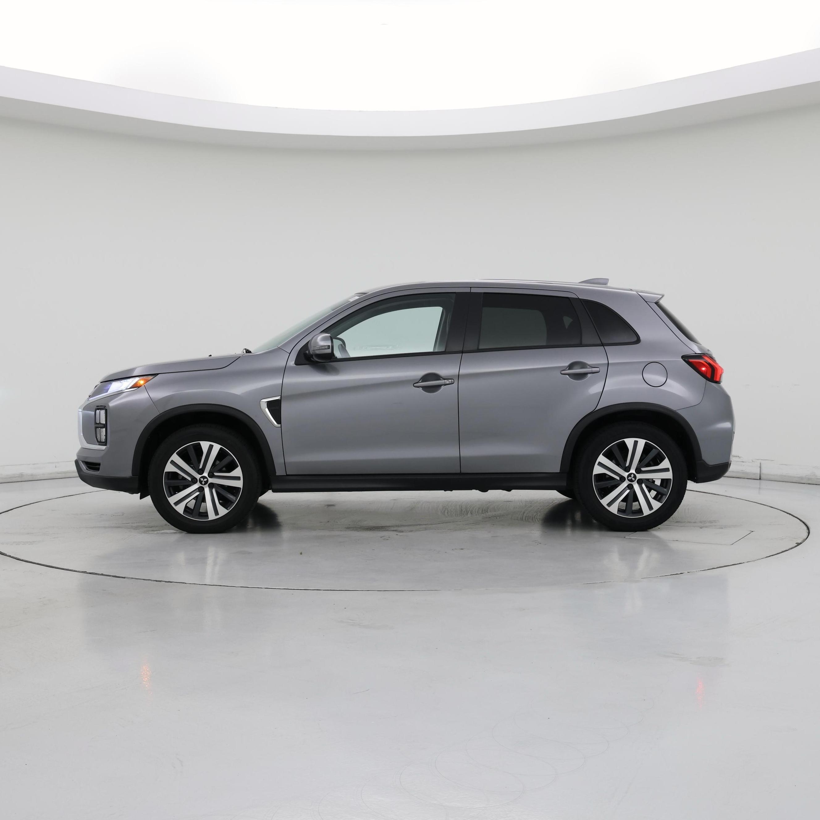 Thumbnail: 2022 Mitsubishi Outlander Sport - 3