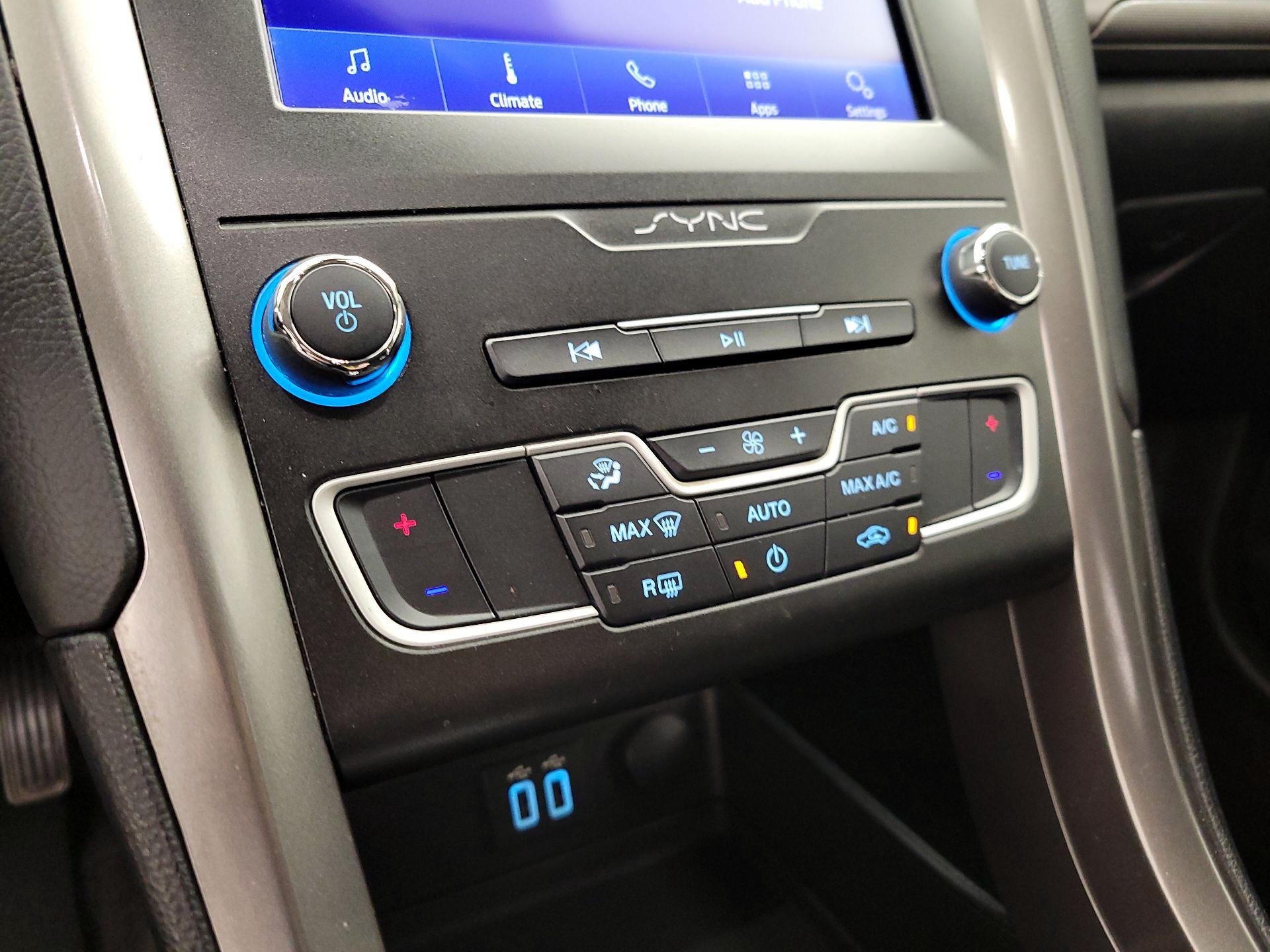 Thumbnail: 2020 Ford Fusion - 16