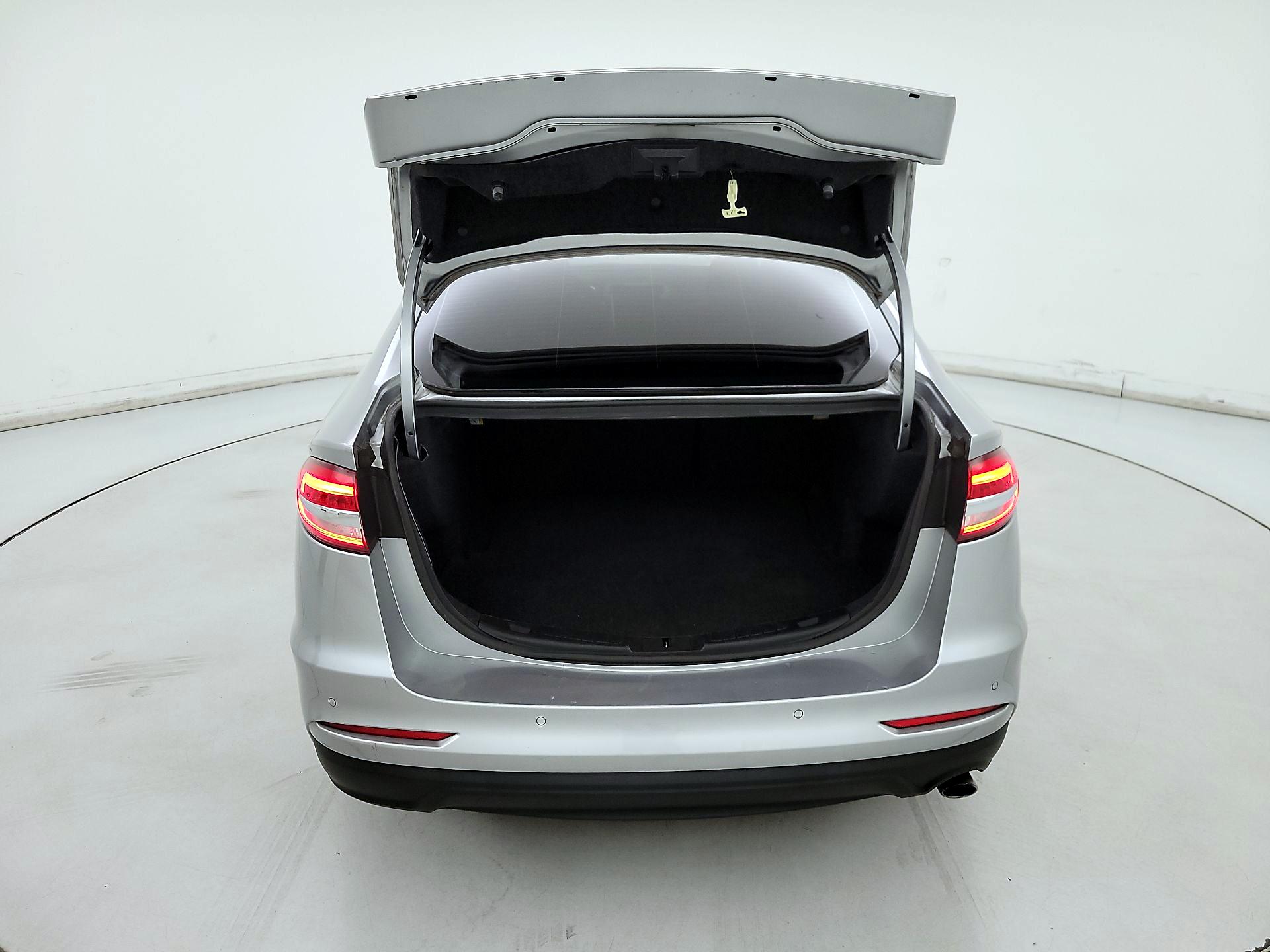 Thumbnail: 2020 Ford Fusion - 20