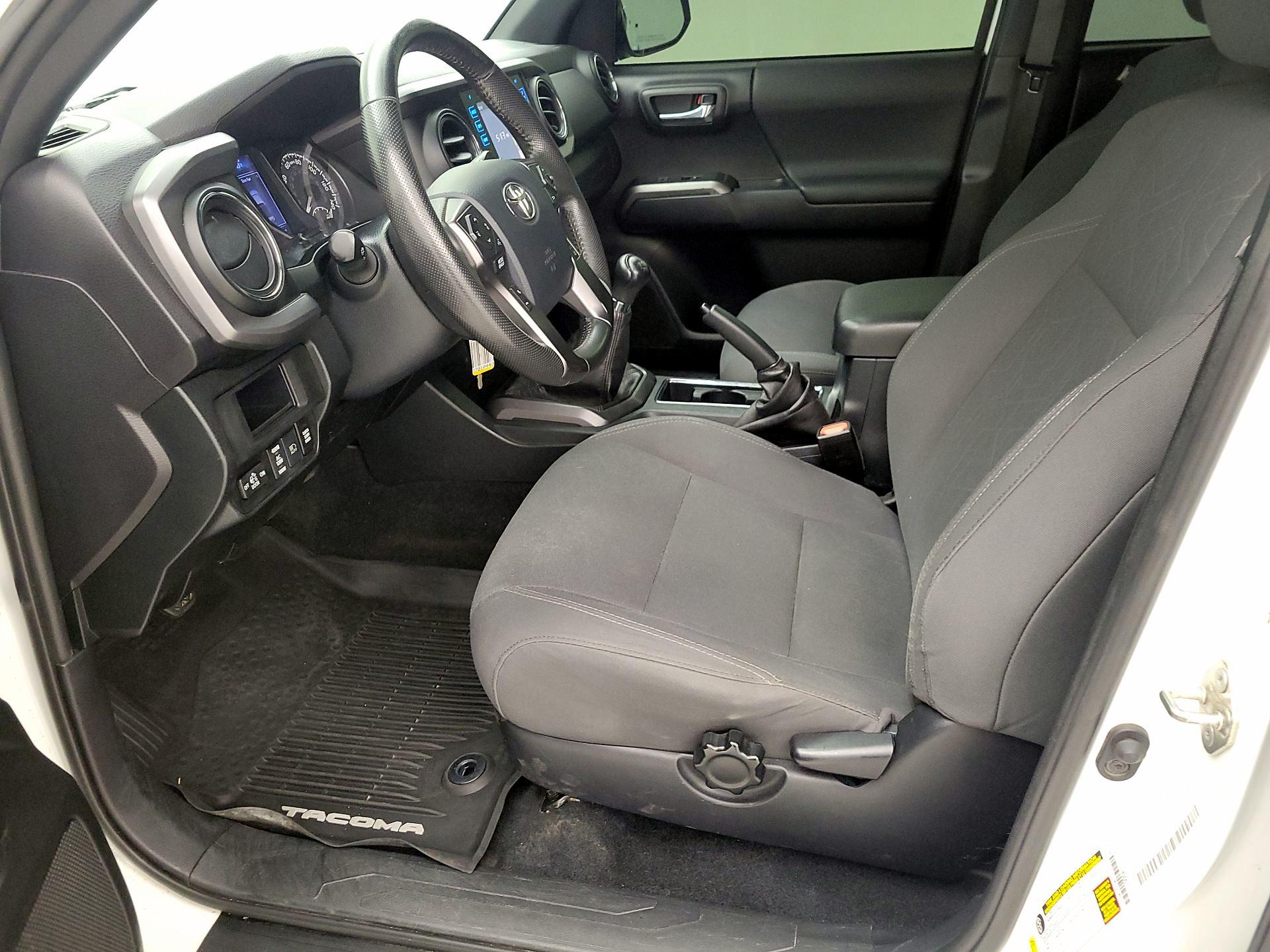 Thumbnail: 2019 Toyota Tacoma - 11