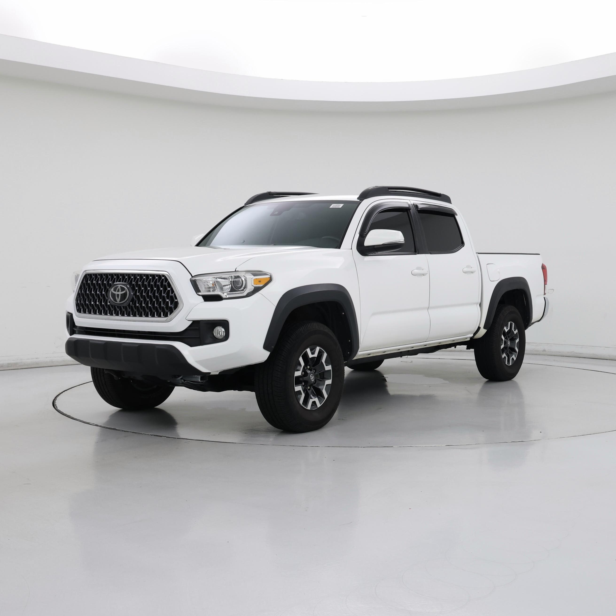 Thumbnail: 2019 Toyota Tacoma - 4