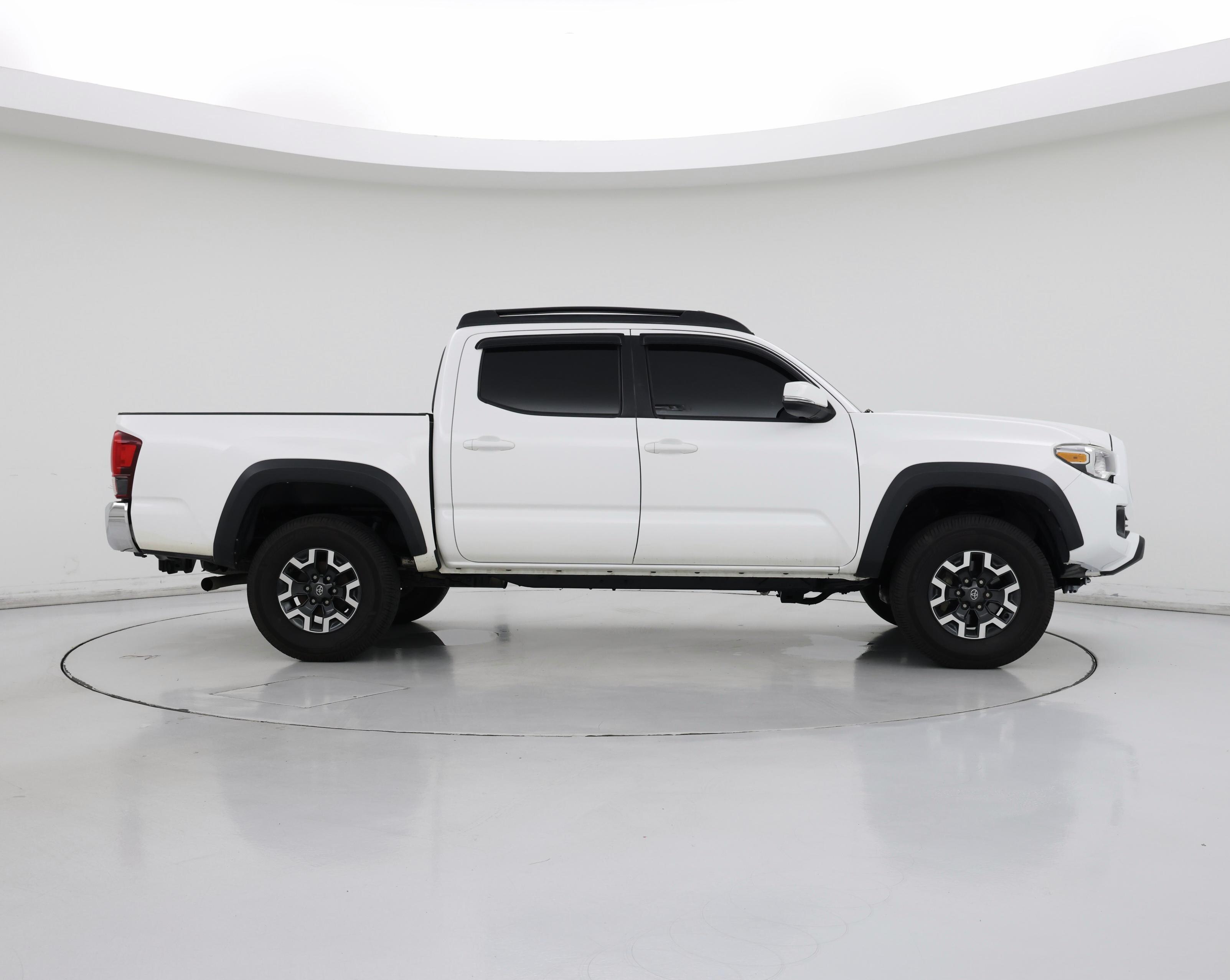 Thumbnail: 2019 Toyota Tacoma - 7