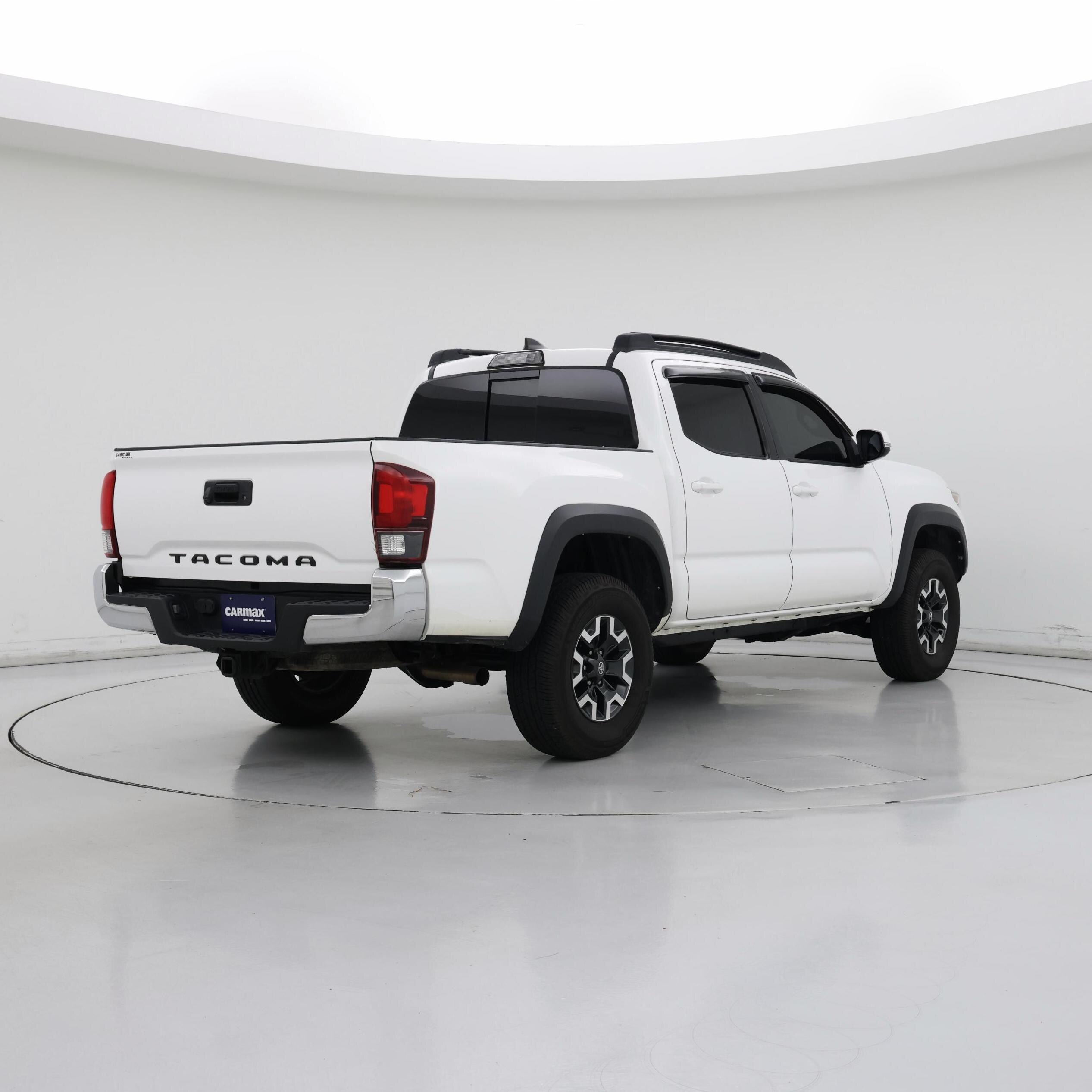 Thumbnail: 2019 Toyota Tacoma - 8