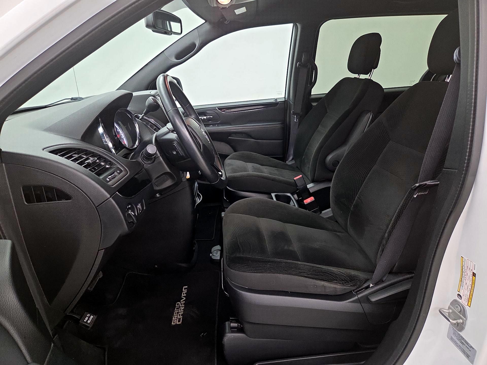 Thumbnail: 2017 Dodge Grand Caravan - 11