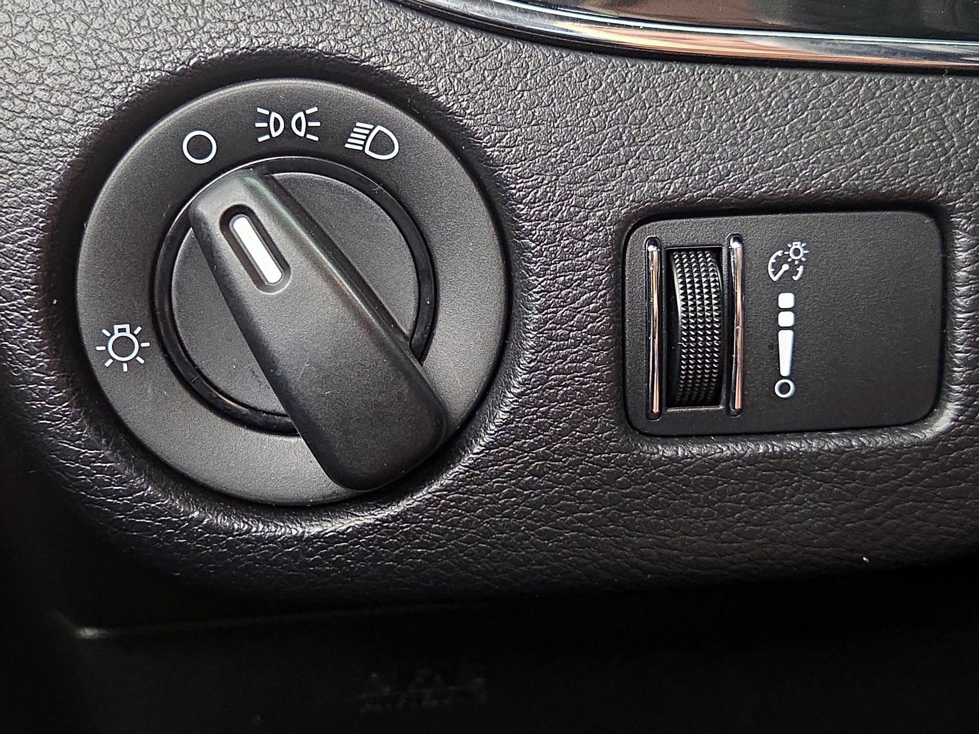 Thumbnail: 2017 Dodge Grand Caravan - 13