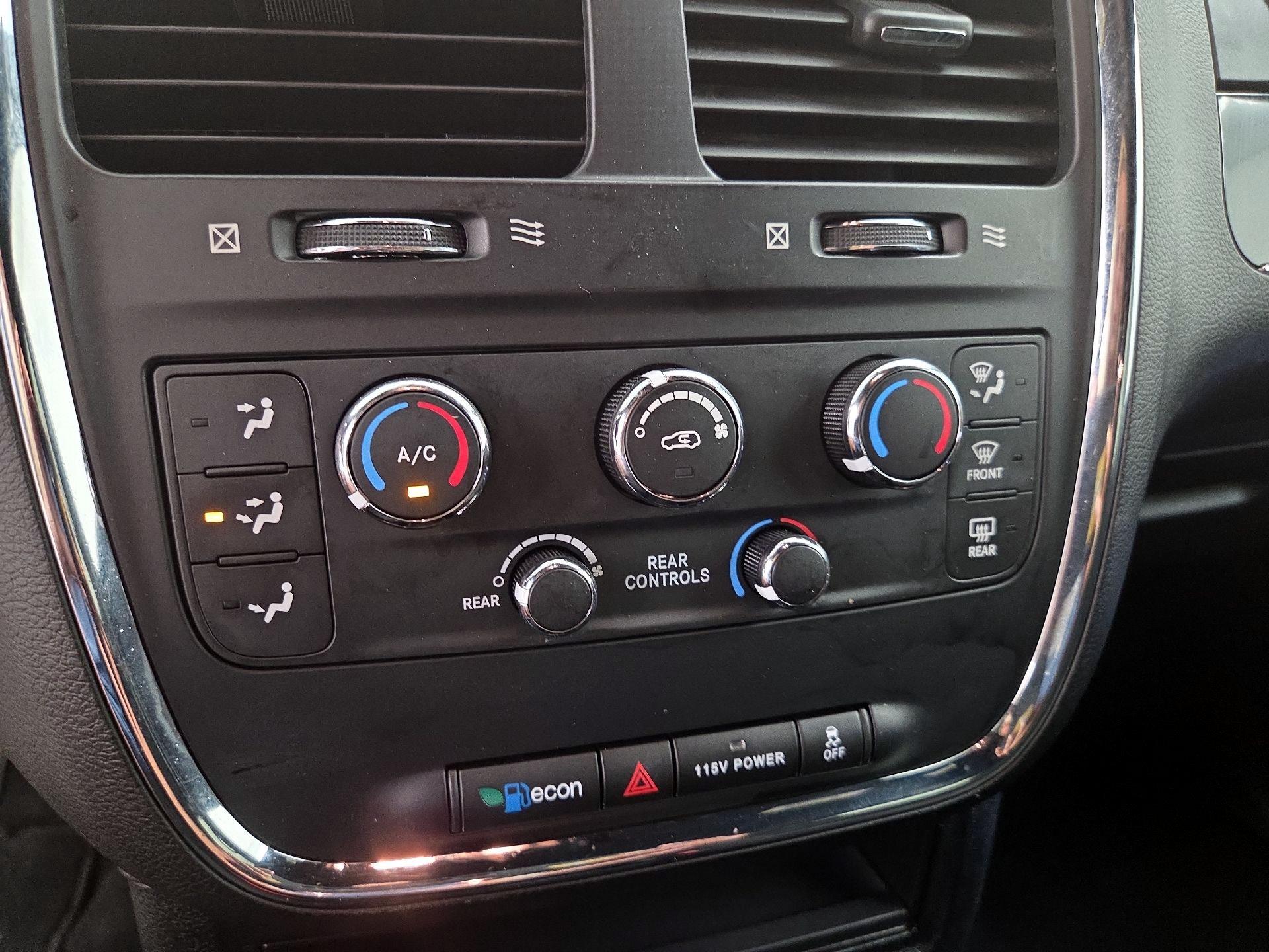 Thumbnail: 2017 Dodge Grand Caravan - 16