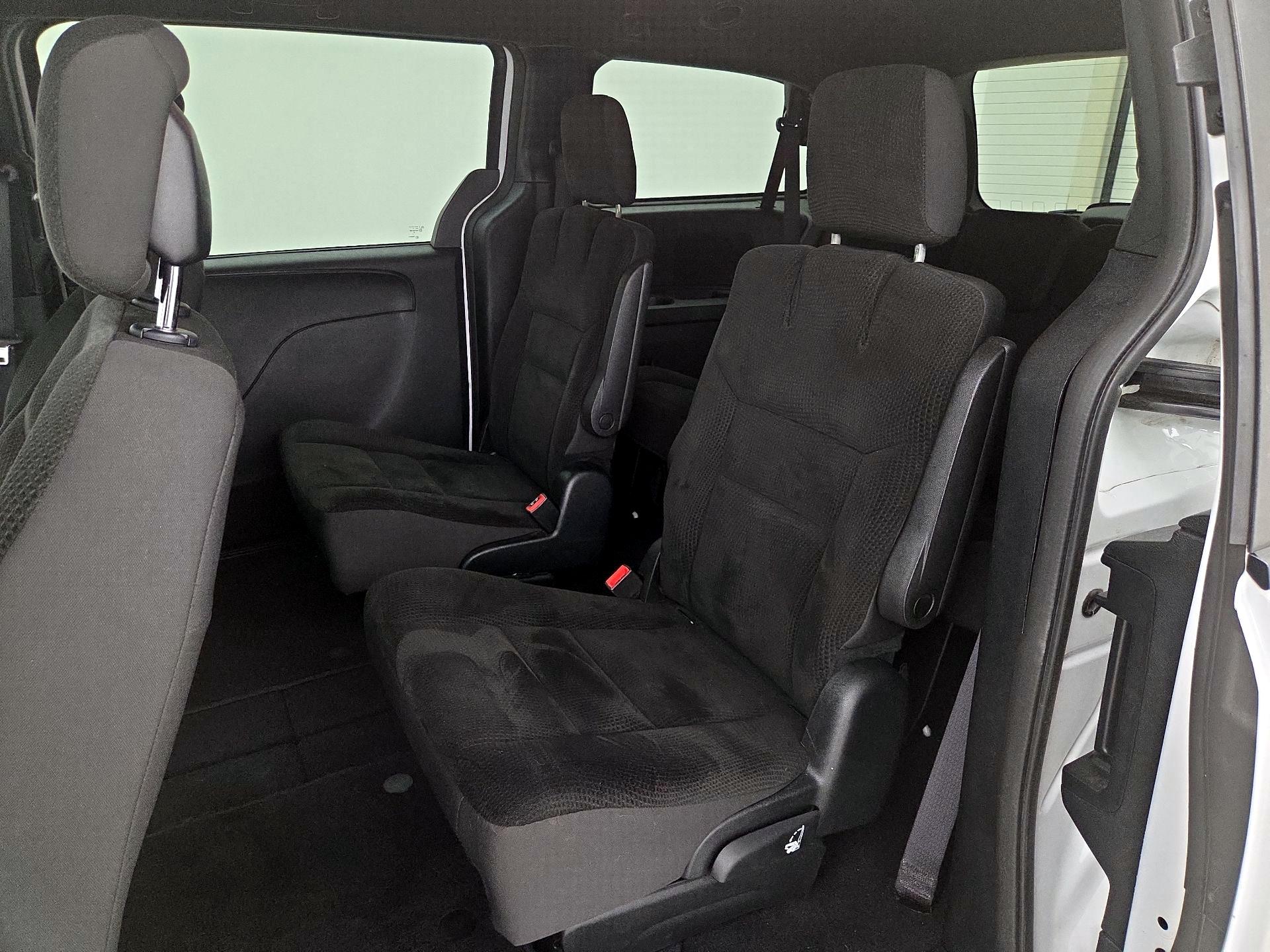 Thumbnail: 2017 Dodge Grand Caravan - 18