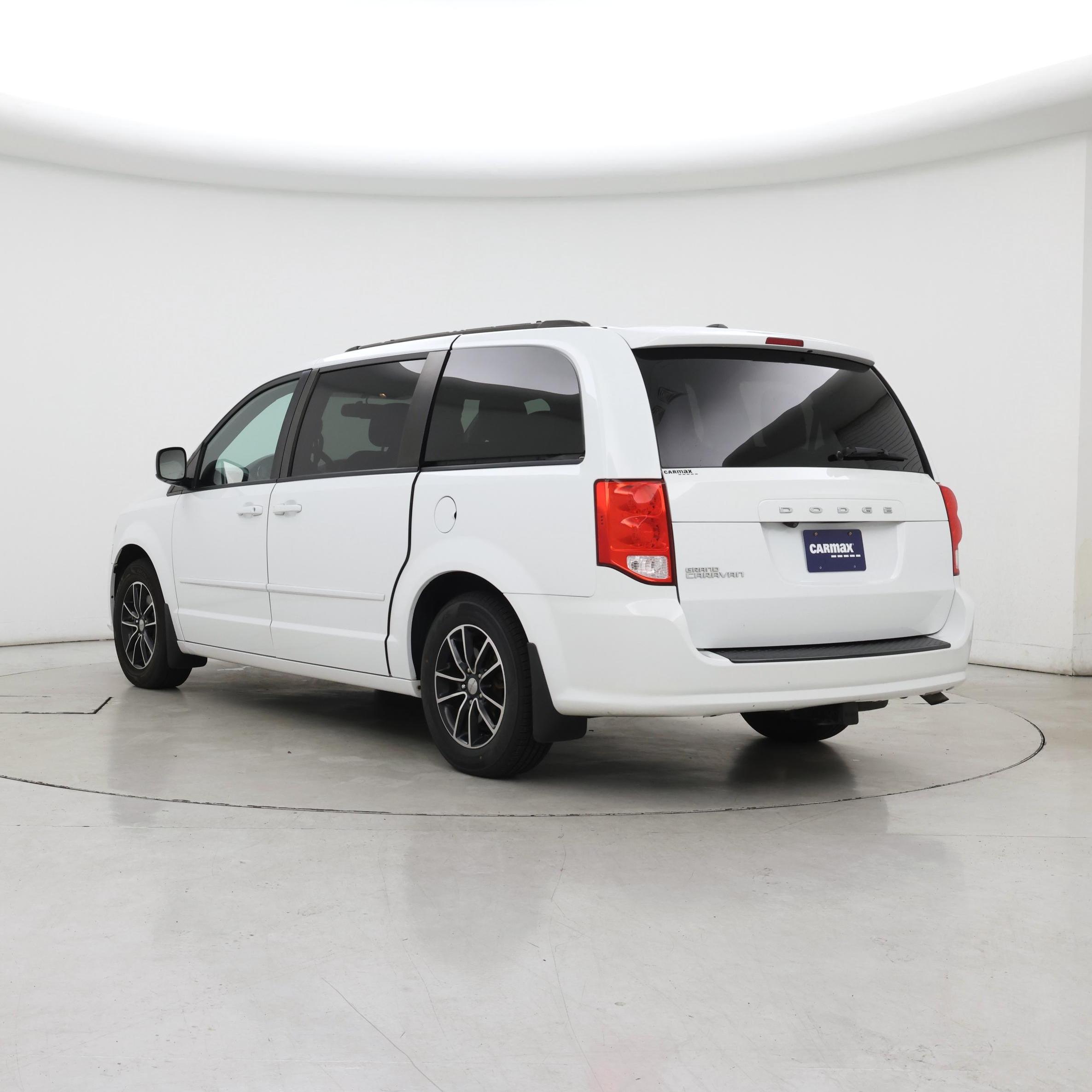 Thumbnail: 2017 Dodge Grand Caravan - 2