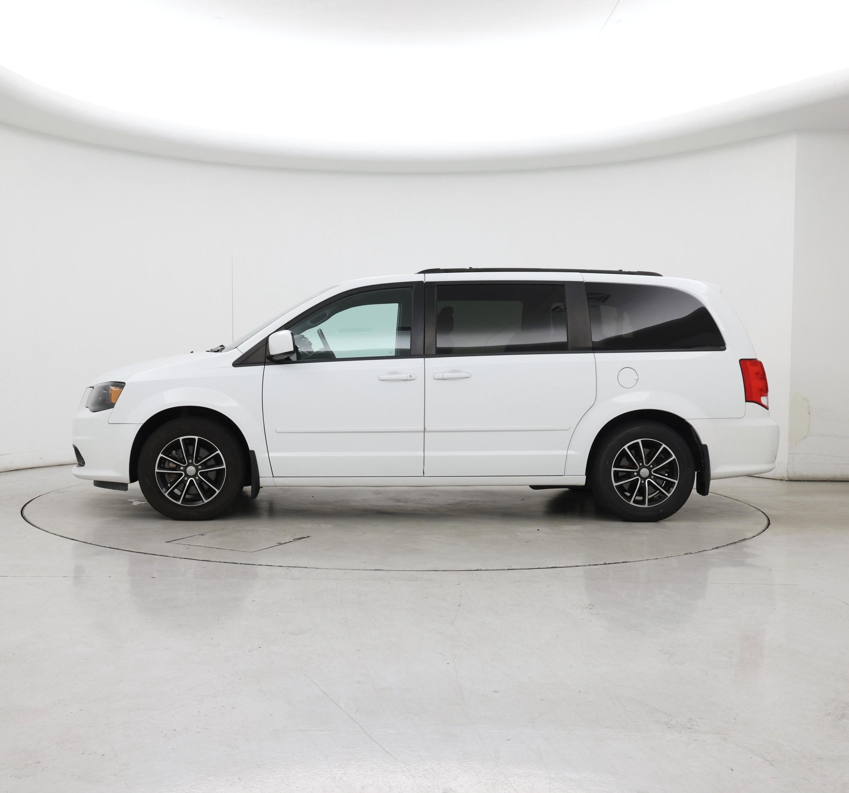 Thumbnail: 2017 Dodge Grand Caravan - 3