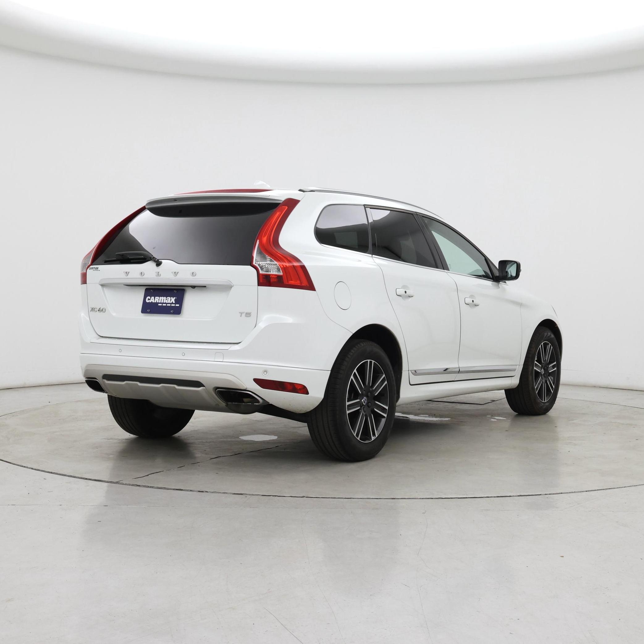 Thumbnail: 2017 Volvo XC60 - 8