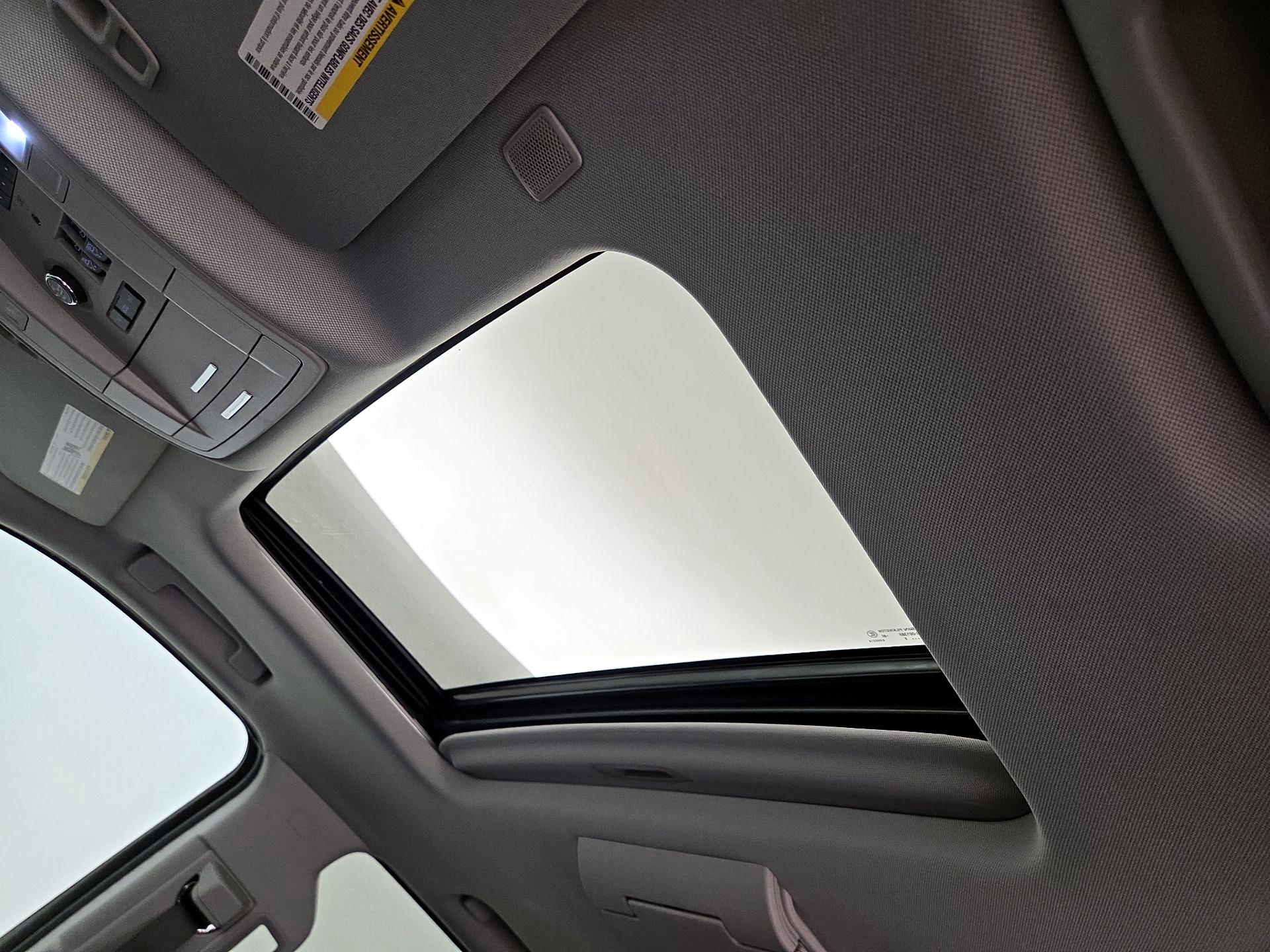 Thumbnail: 2018 Chevrolet Tahoe - 20