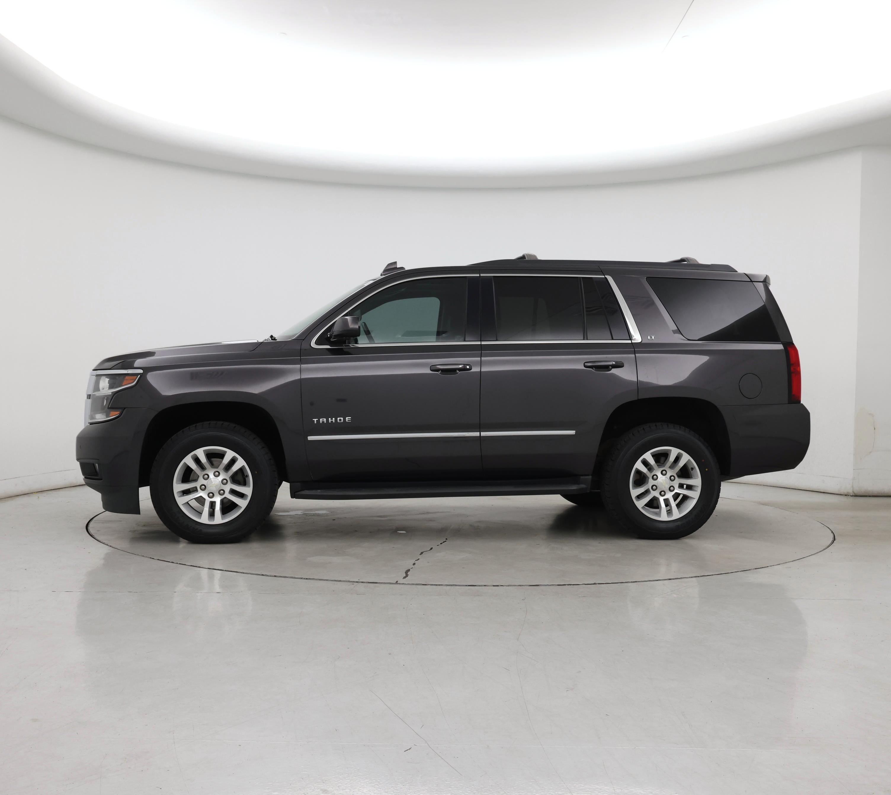 Thumbnail: 2018 Chevrolet Tahoe - 3