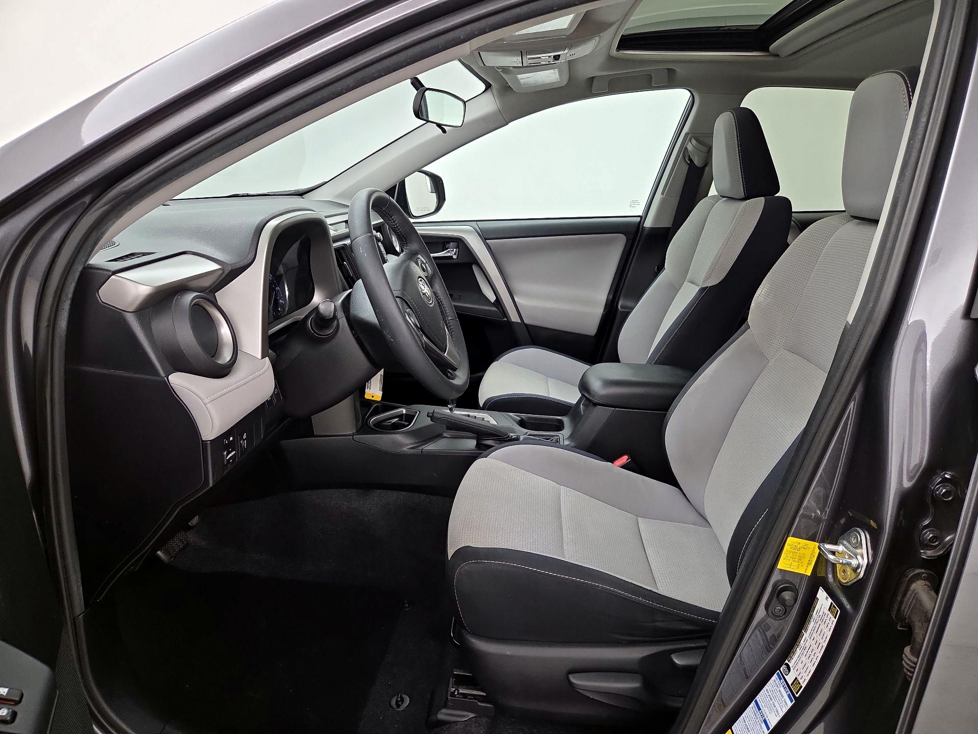 Thumbnail: 2016 Toyota RAV4 - 11