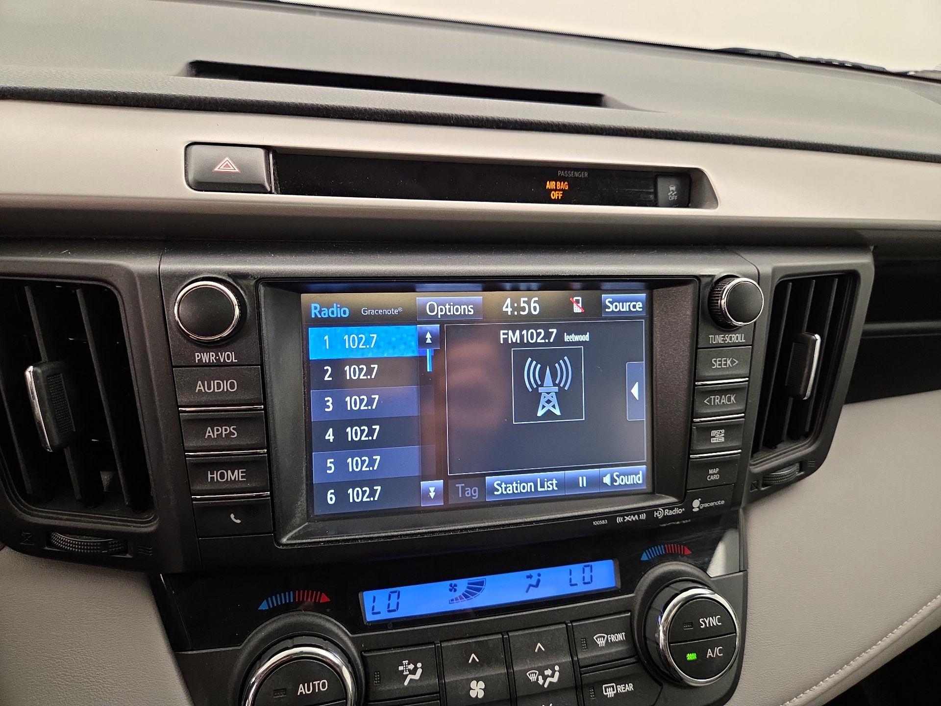 Thumbnail: 2016 Toyota RAV4 - 15