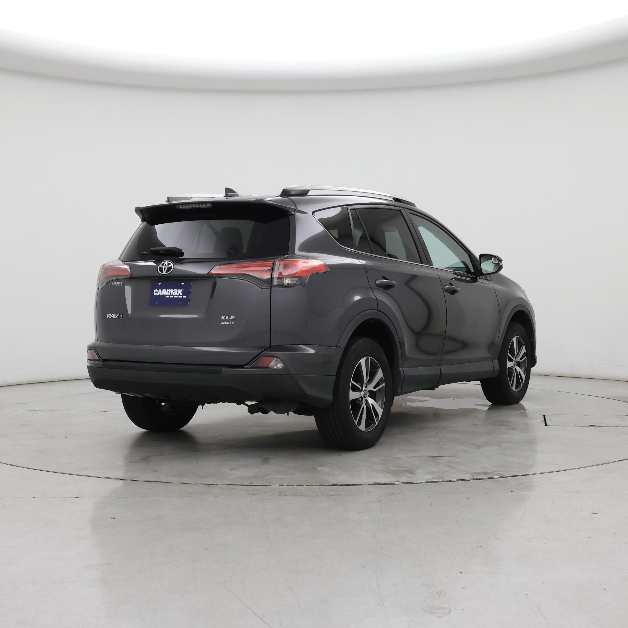 Thumbnail: 2016 Toyota RAV4 - 8