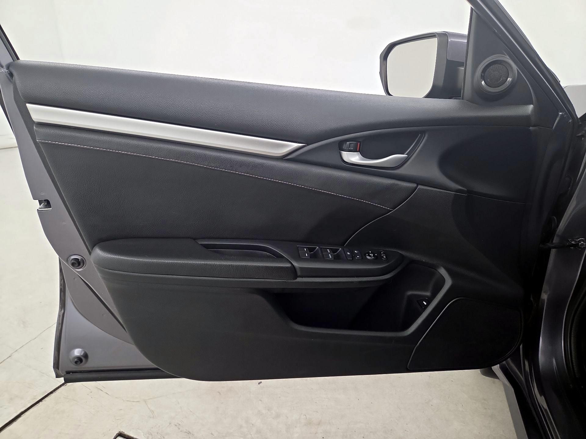 Thumbnail: 2017 Honda Civic - 12