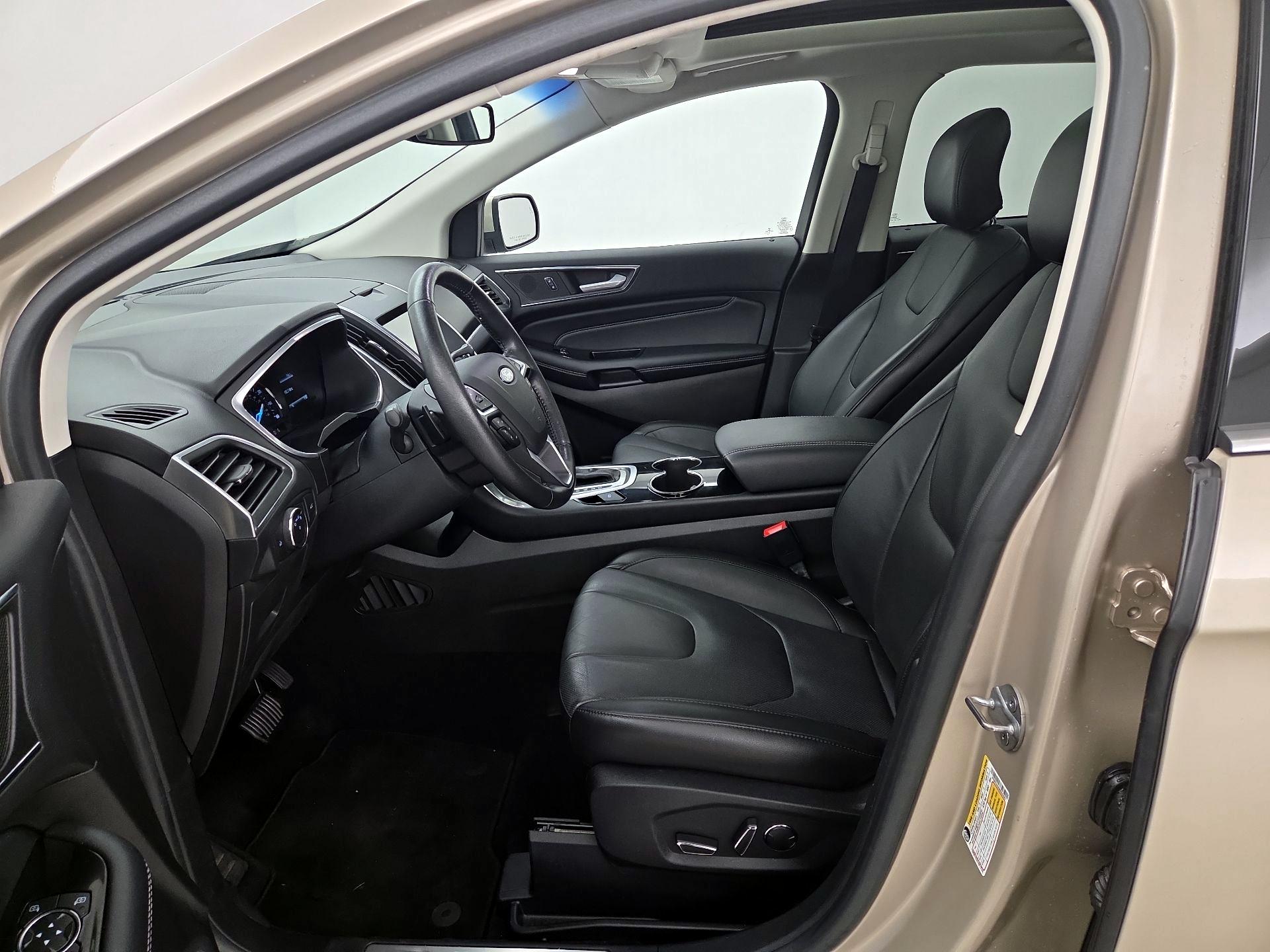 Thumbnail: 2017 Ford Edge - 11