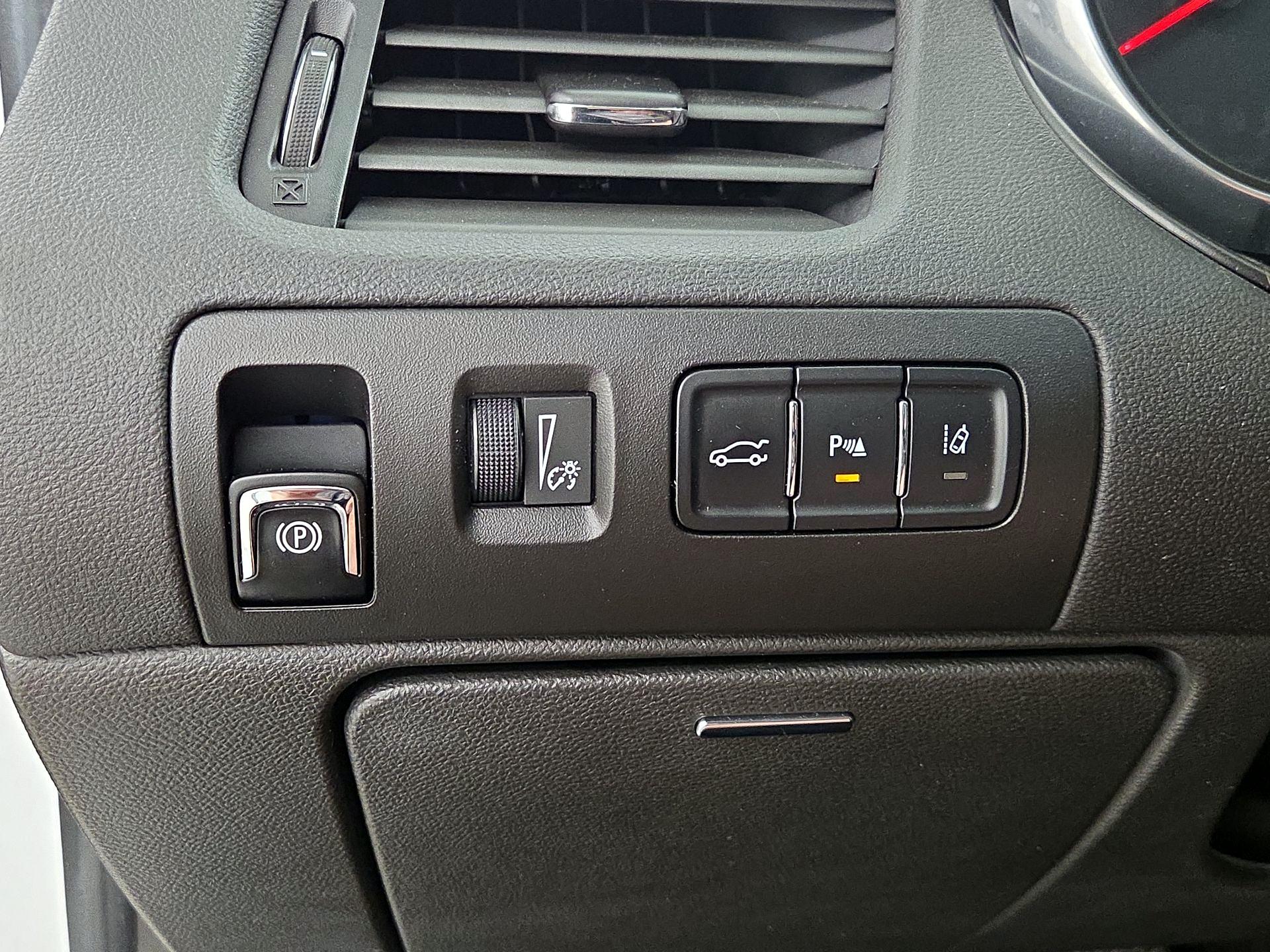 Thumbnail: 2015 Chevrolet Impala - 13