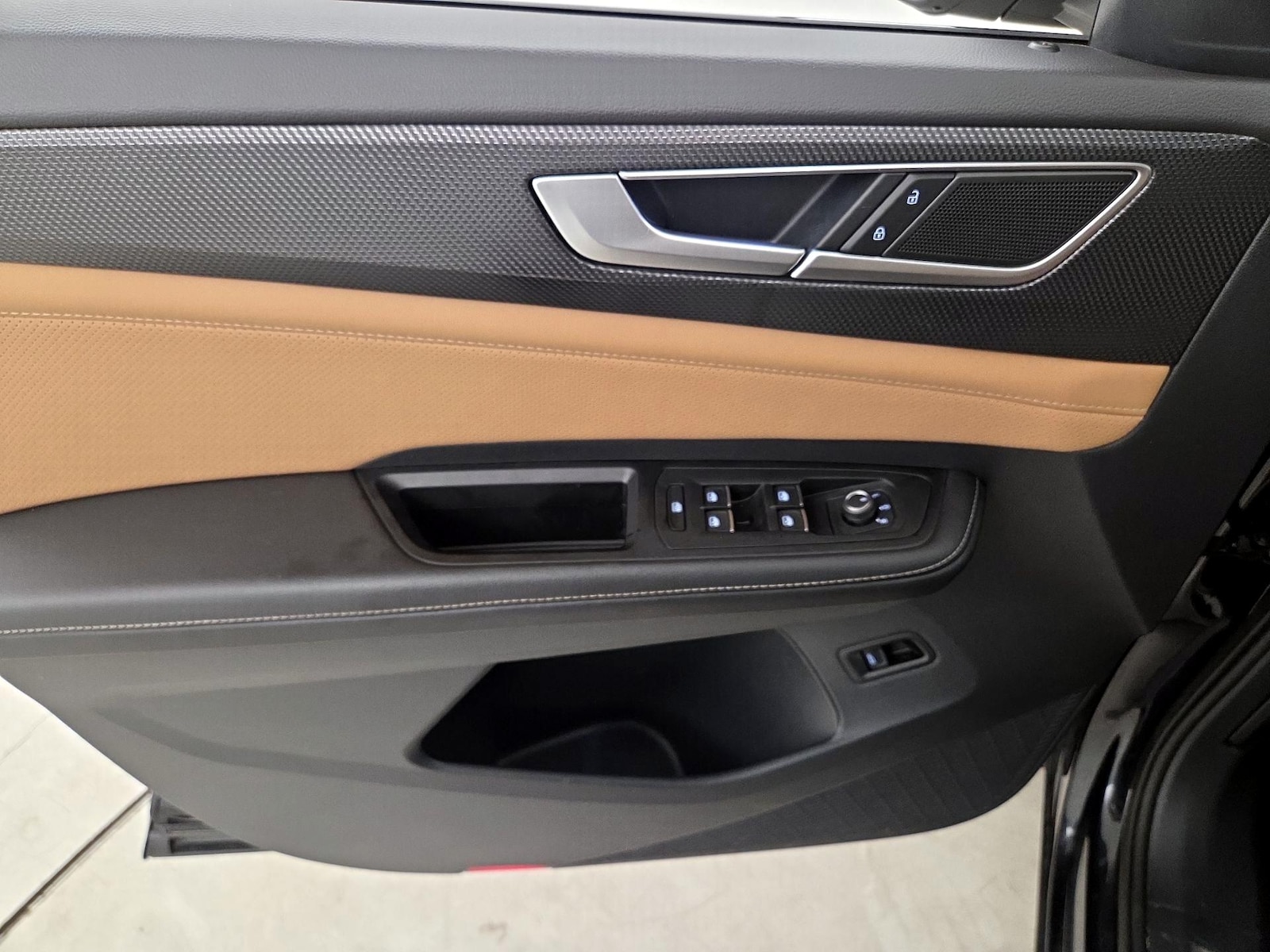 2024 Volkswagen Atlas Cross Sport SEL R-LINE - Photo 13