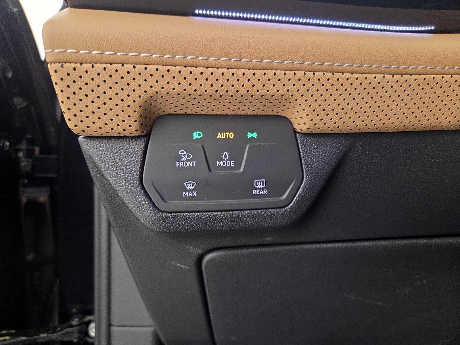 2024 Volkswagen Atlas Cross Sport SEL R-LINE - Photo 14