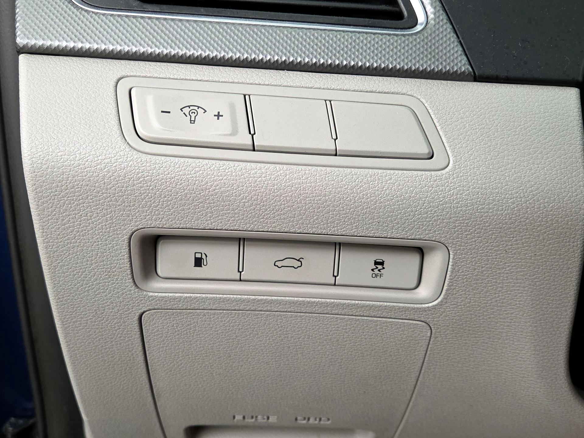 Thumbnail: 2016 Hyundai Sonata - 13