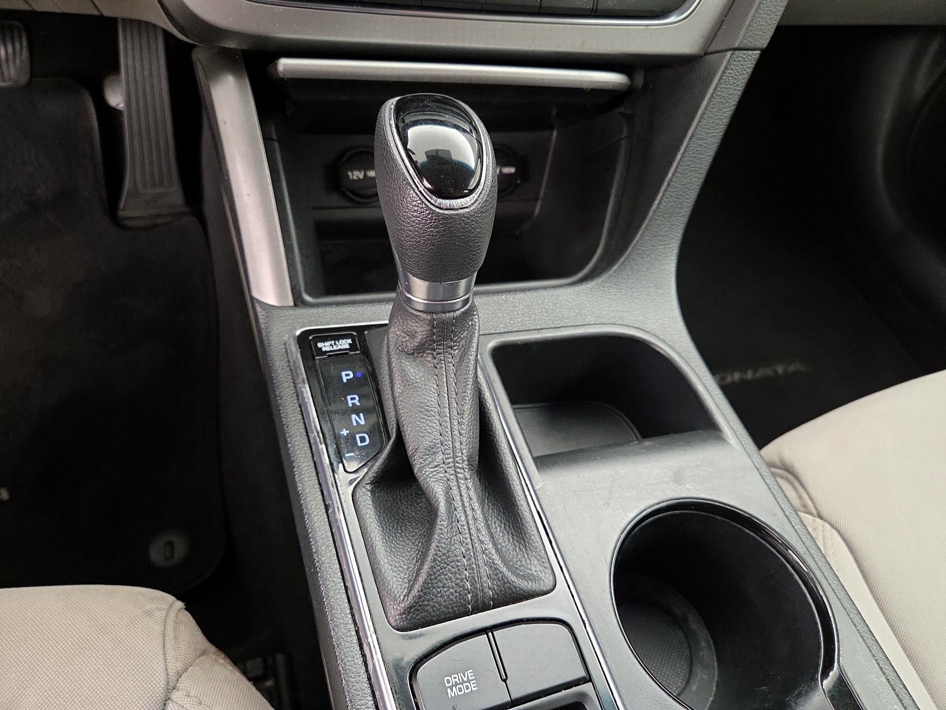 Thumbnail: 2016 Hyundai Sonata - 17