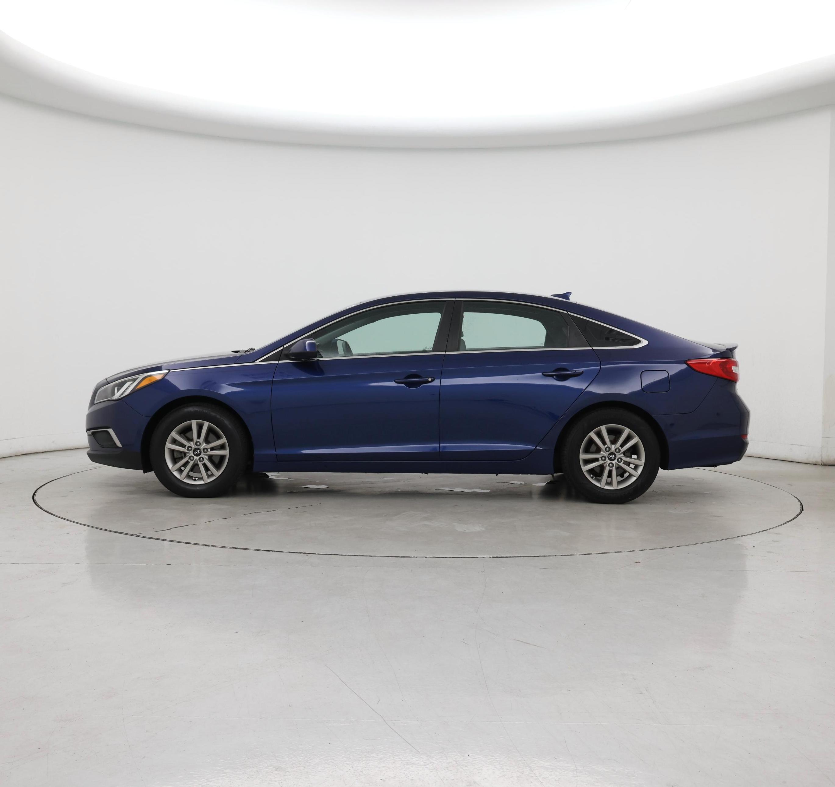 Thumbnail: 2016 Hyundai Sonata - 3