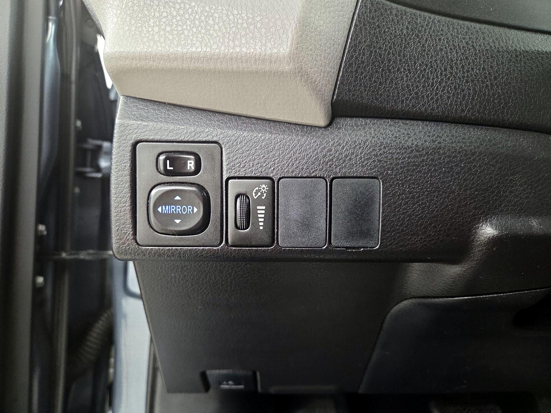 Thumbnail: 2016 Toyota Corolla - 13
