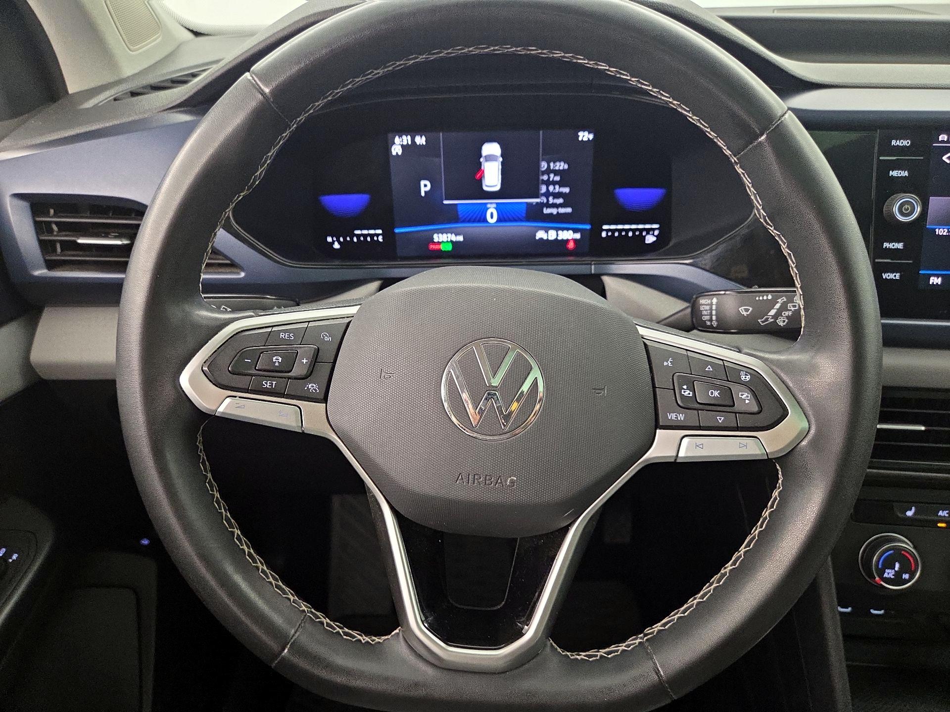 Thumbnail: 2022 Volkswagen Taos - 10