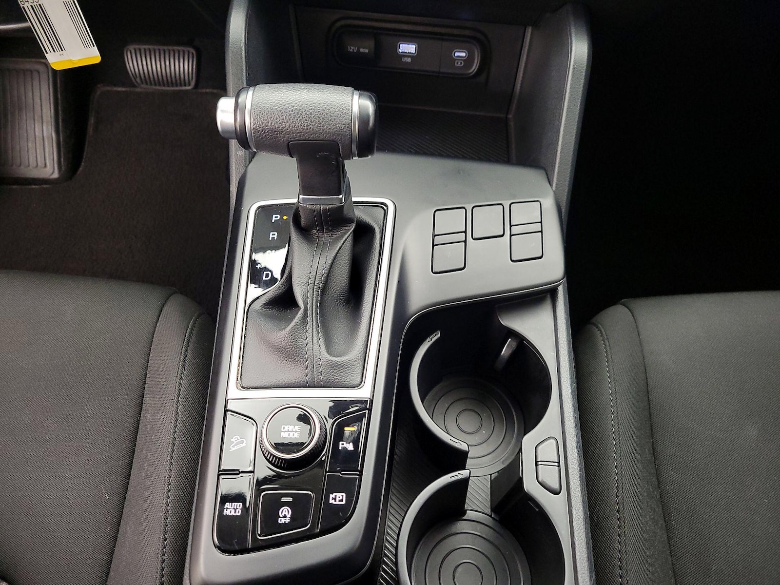 2024 Kia Sportage LX - Photo 18
