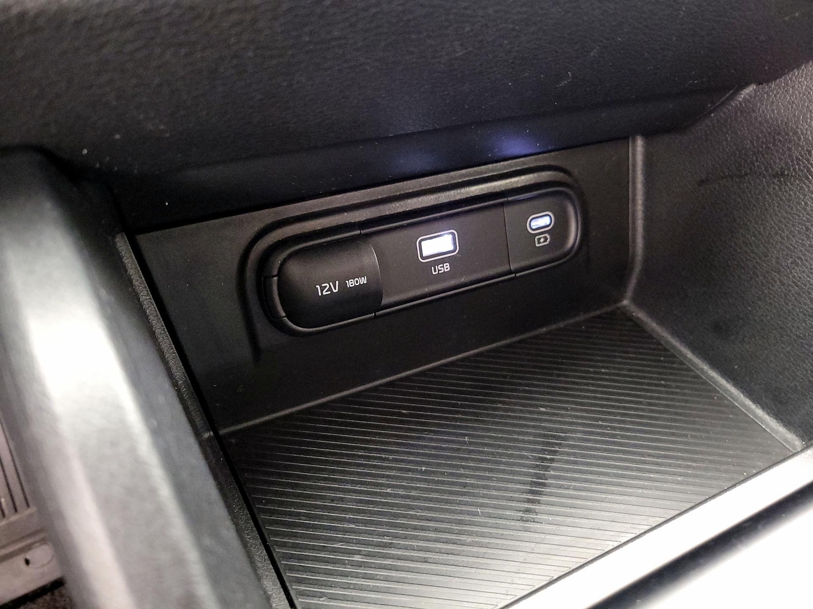 2024 Kia Sportage LX - Photo 19