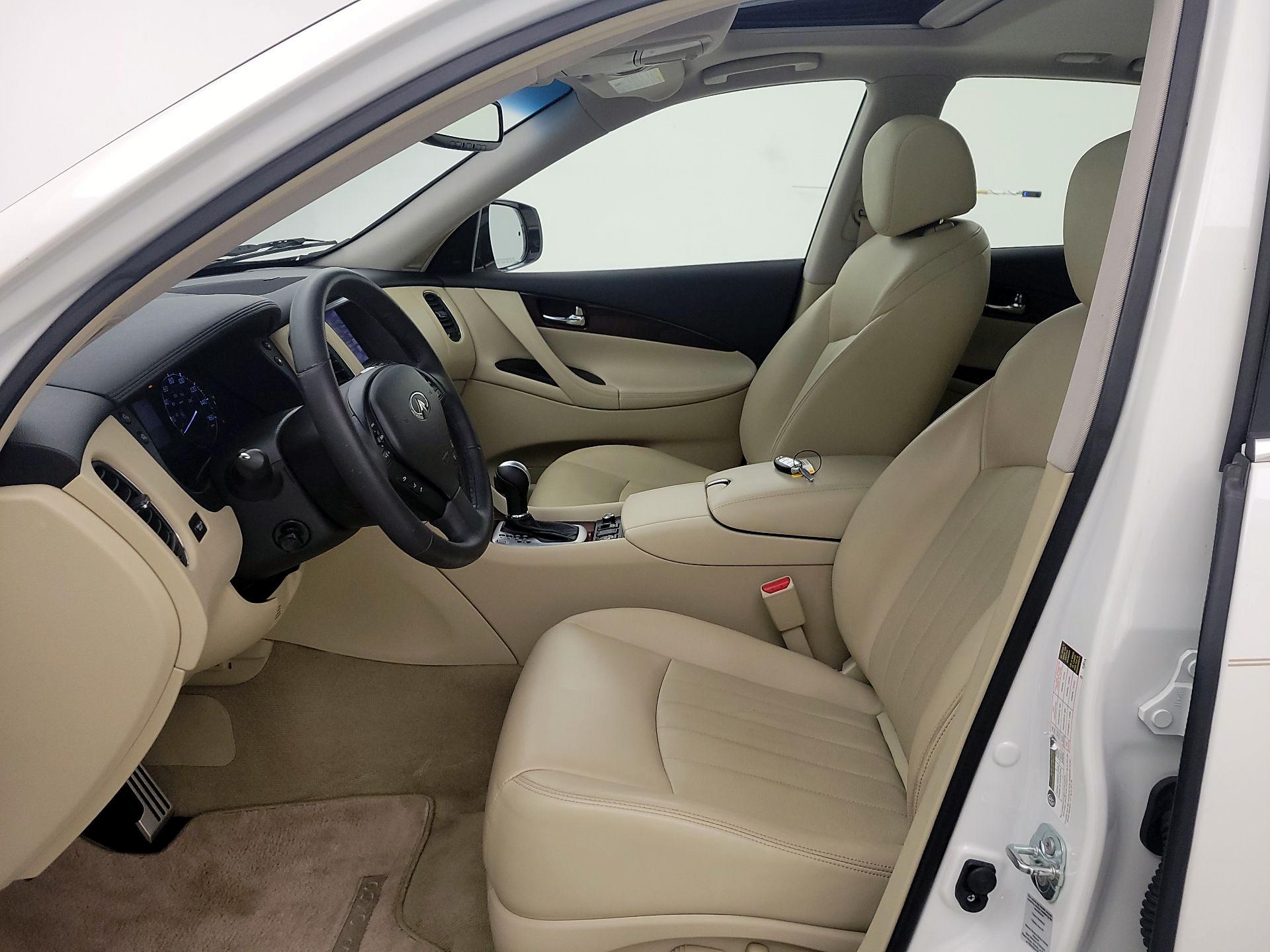 Thumbnail: 2017 INFINITI QX50 - 11