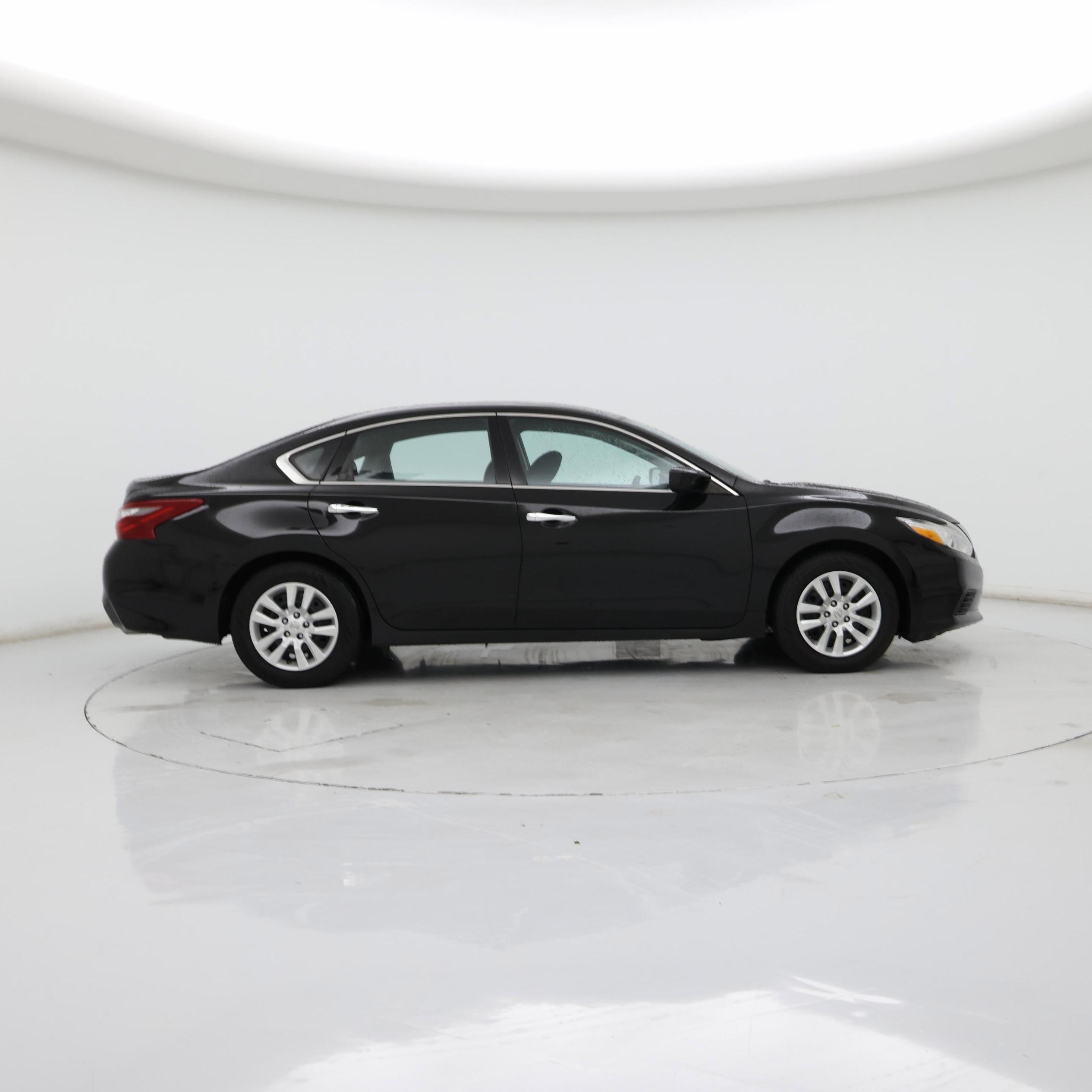 Thumbnail: 2018 Nissan Altima - 7