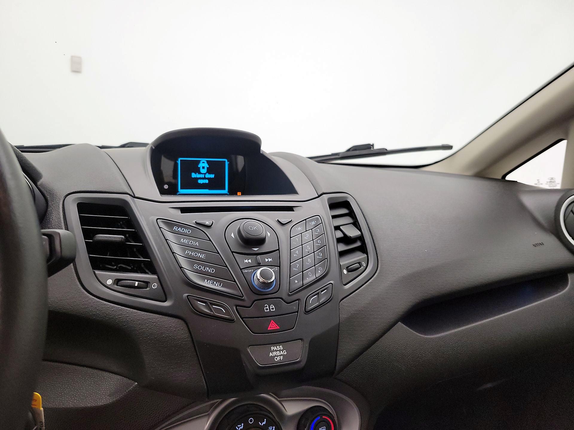 Thumbnail: 2014 Ford Fiesta - 13