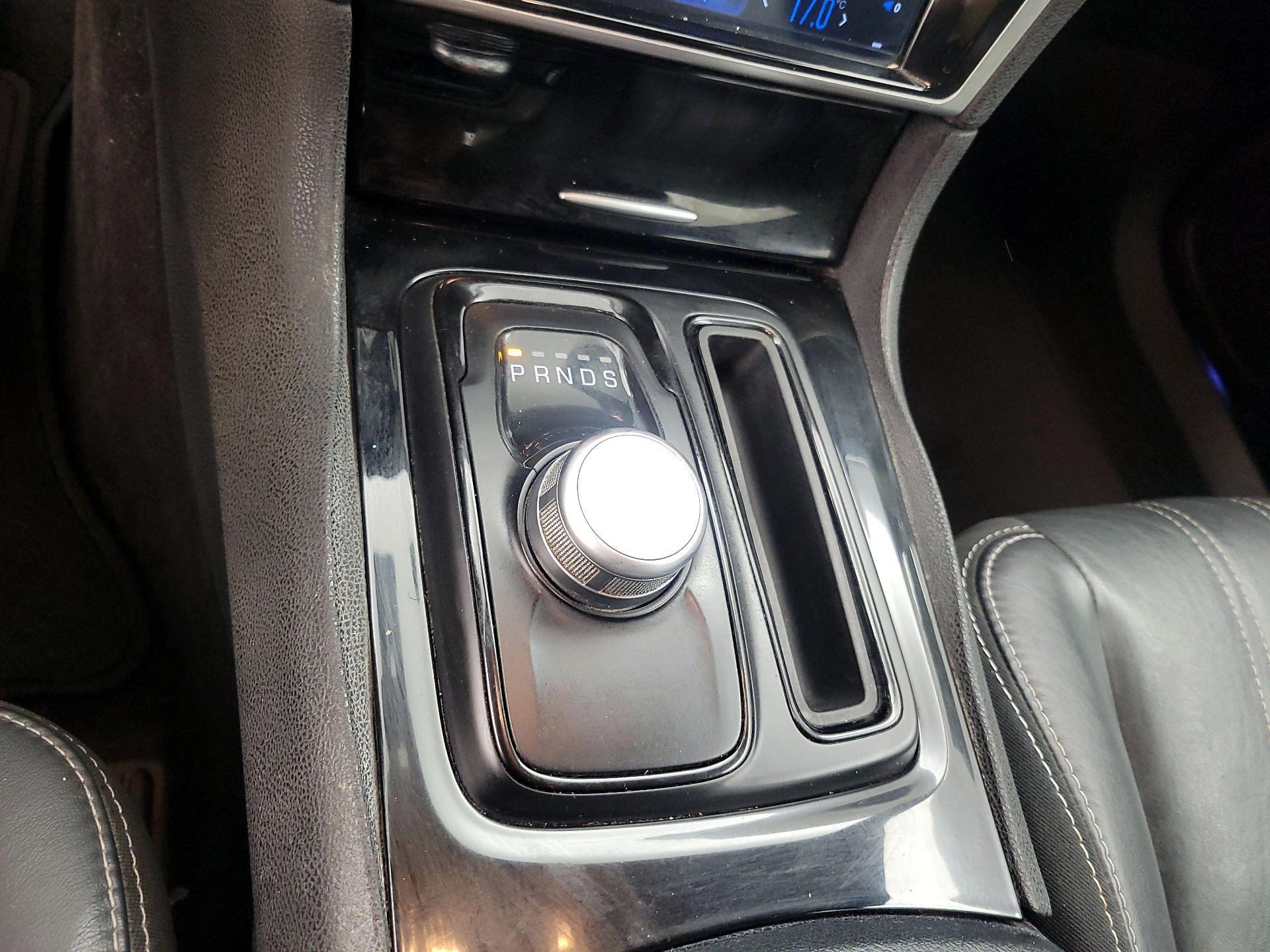 Thumbnail: 2018 Chrysler 300 - 16