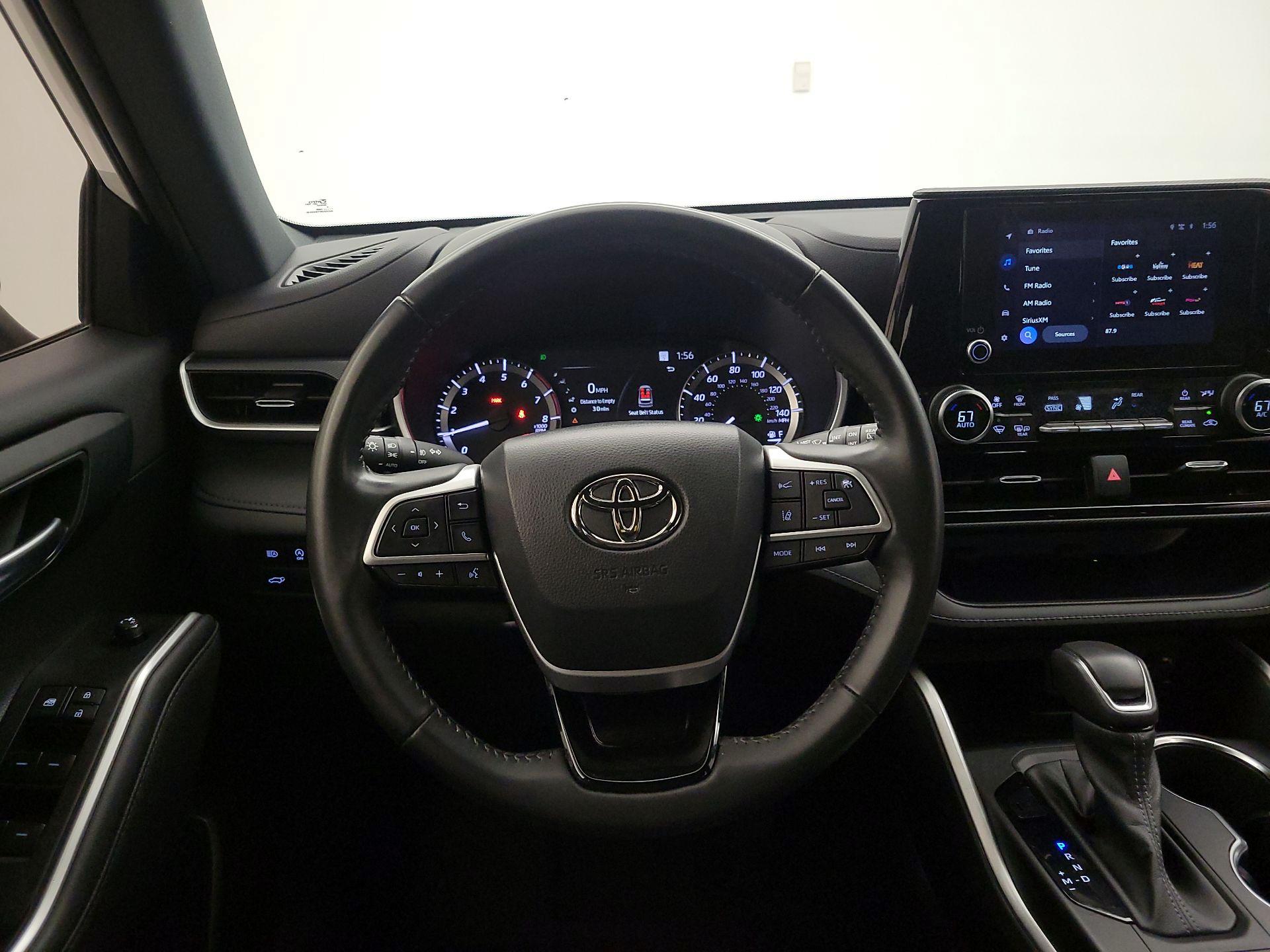 Thumbnail: 2023 Toyota Highlander - 10