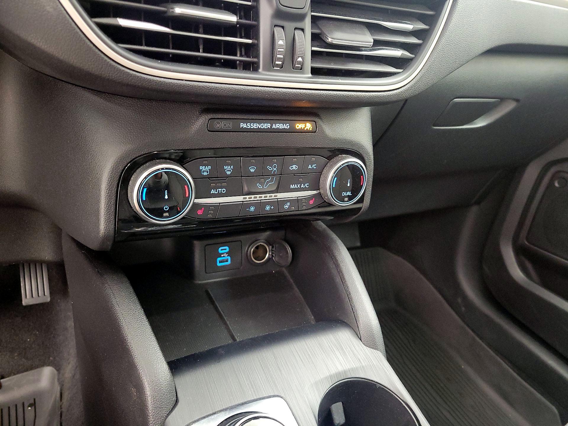 Thumbnail: 2022 Ford Escape - 15