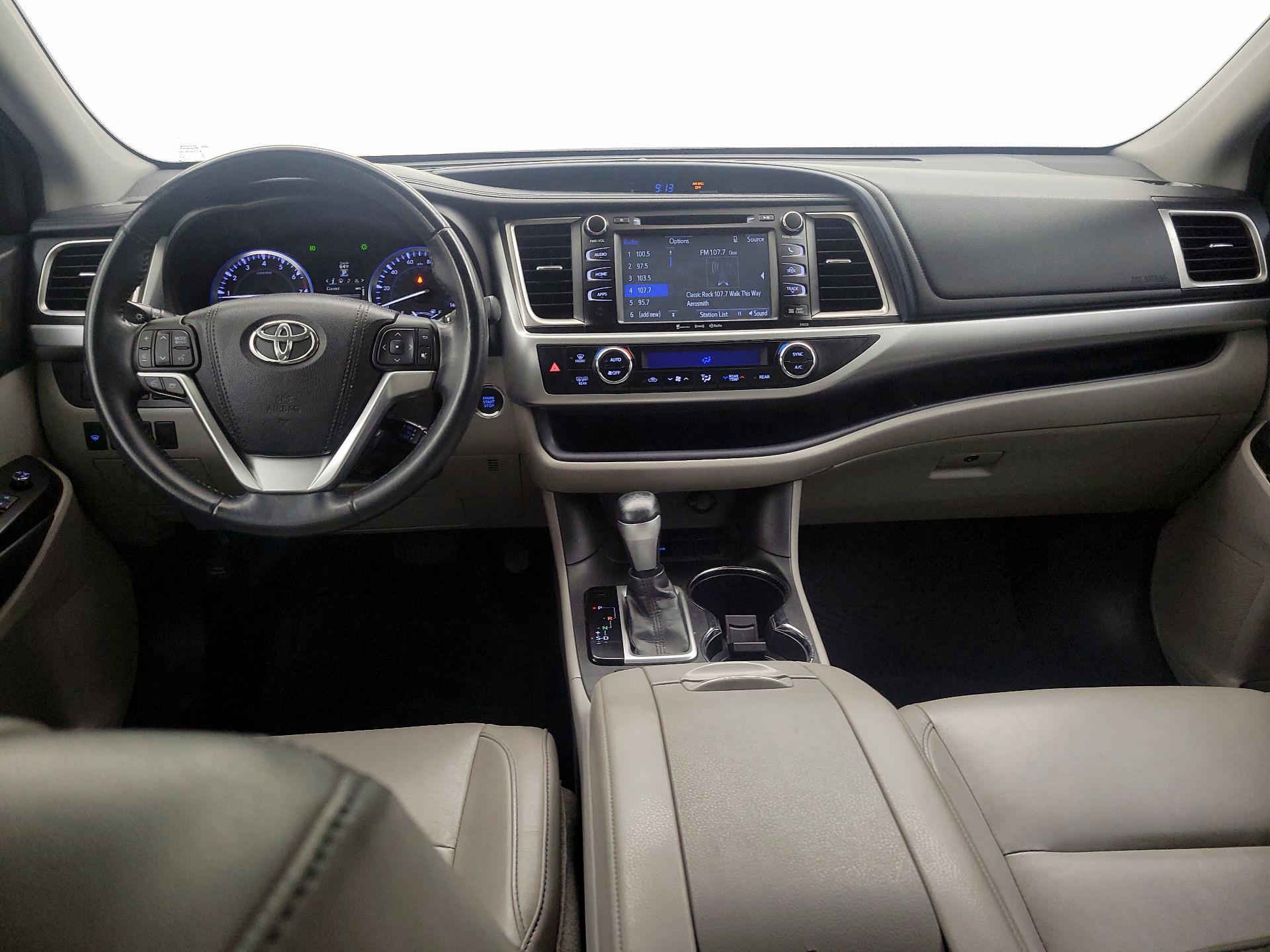 Thumbnail: 2016 Toyota Highlander - 9