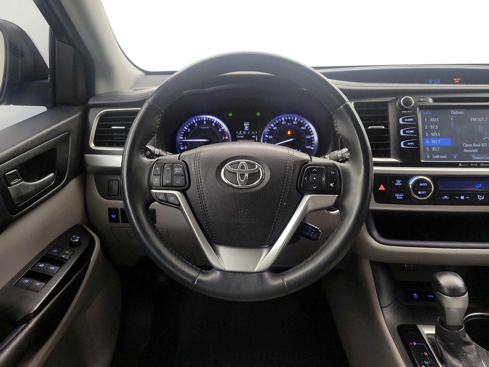 Thumbnail: 2016 Toyota Highlander - 10