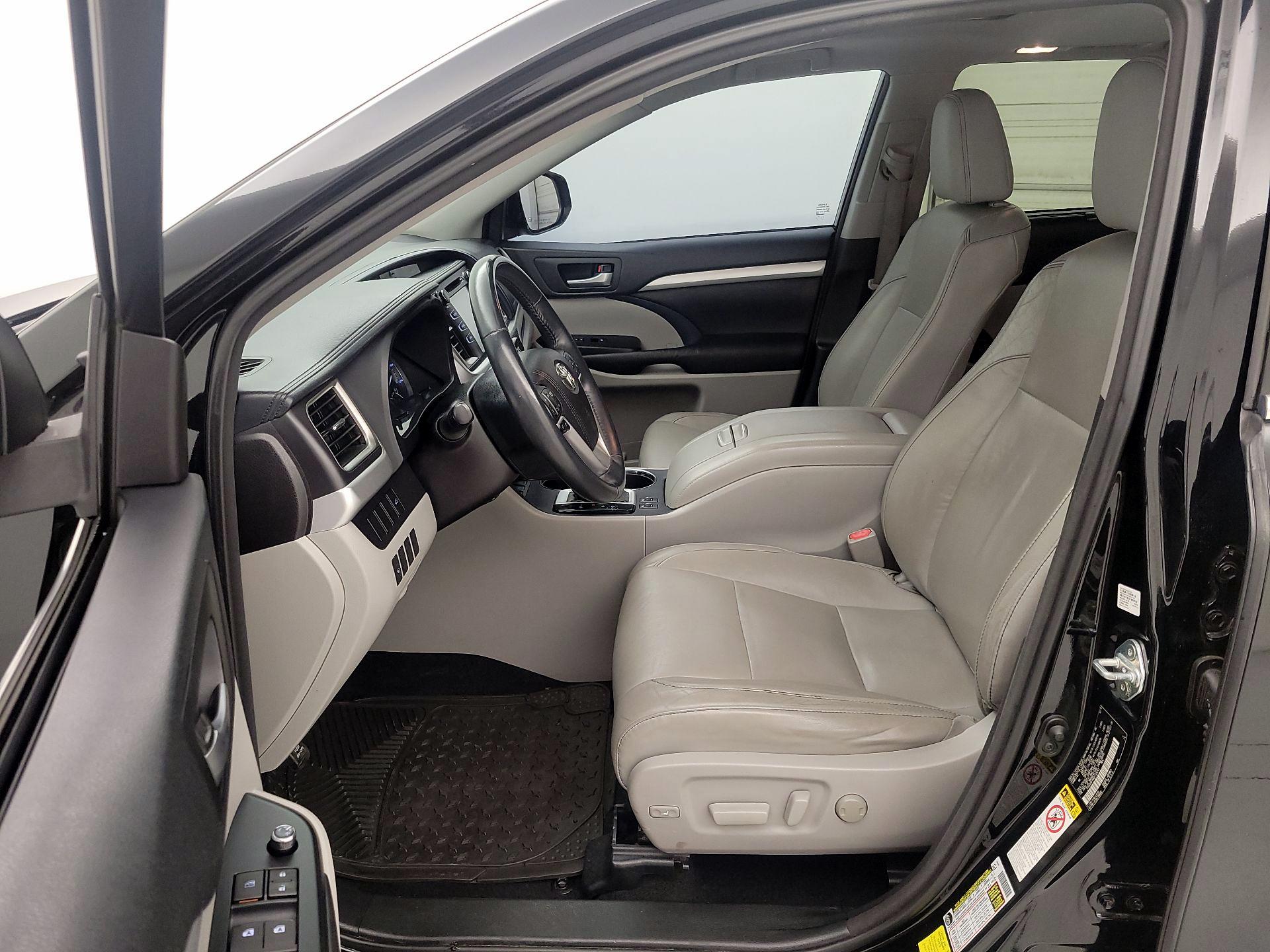 Thumbnail: 2016 Toyota Highlander - 11