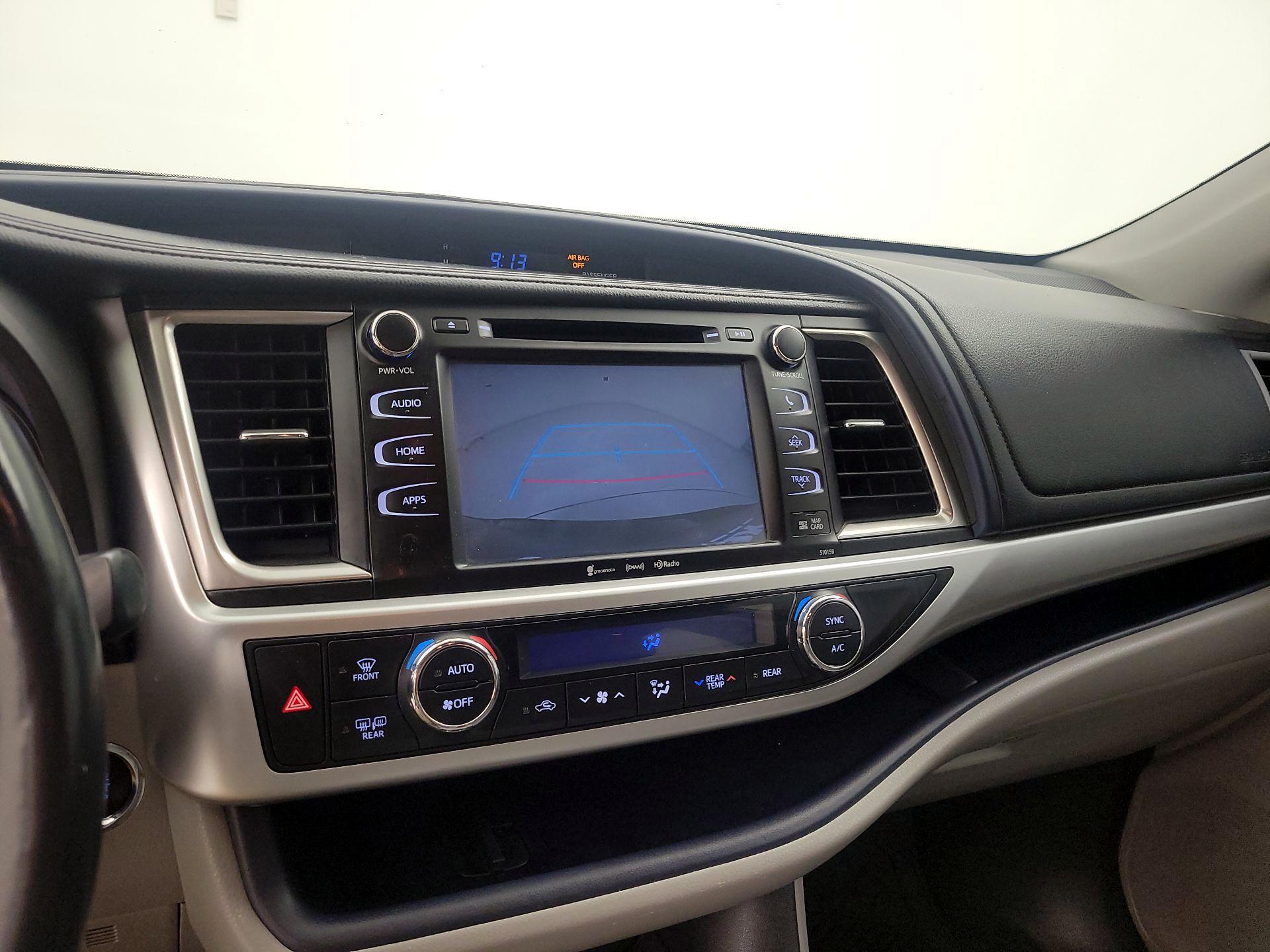 Thumbnail: 2016 Toyota Highlander - 13