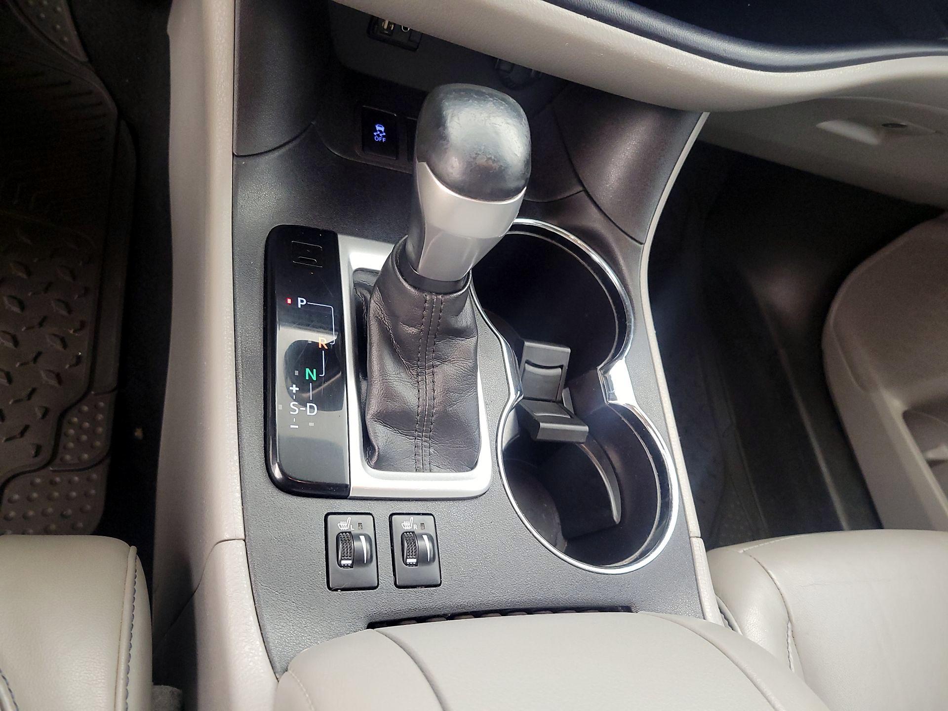 Thumbnail: 2016 Toyota Highlander - 16