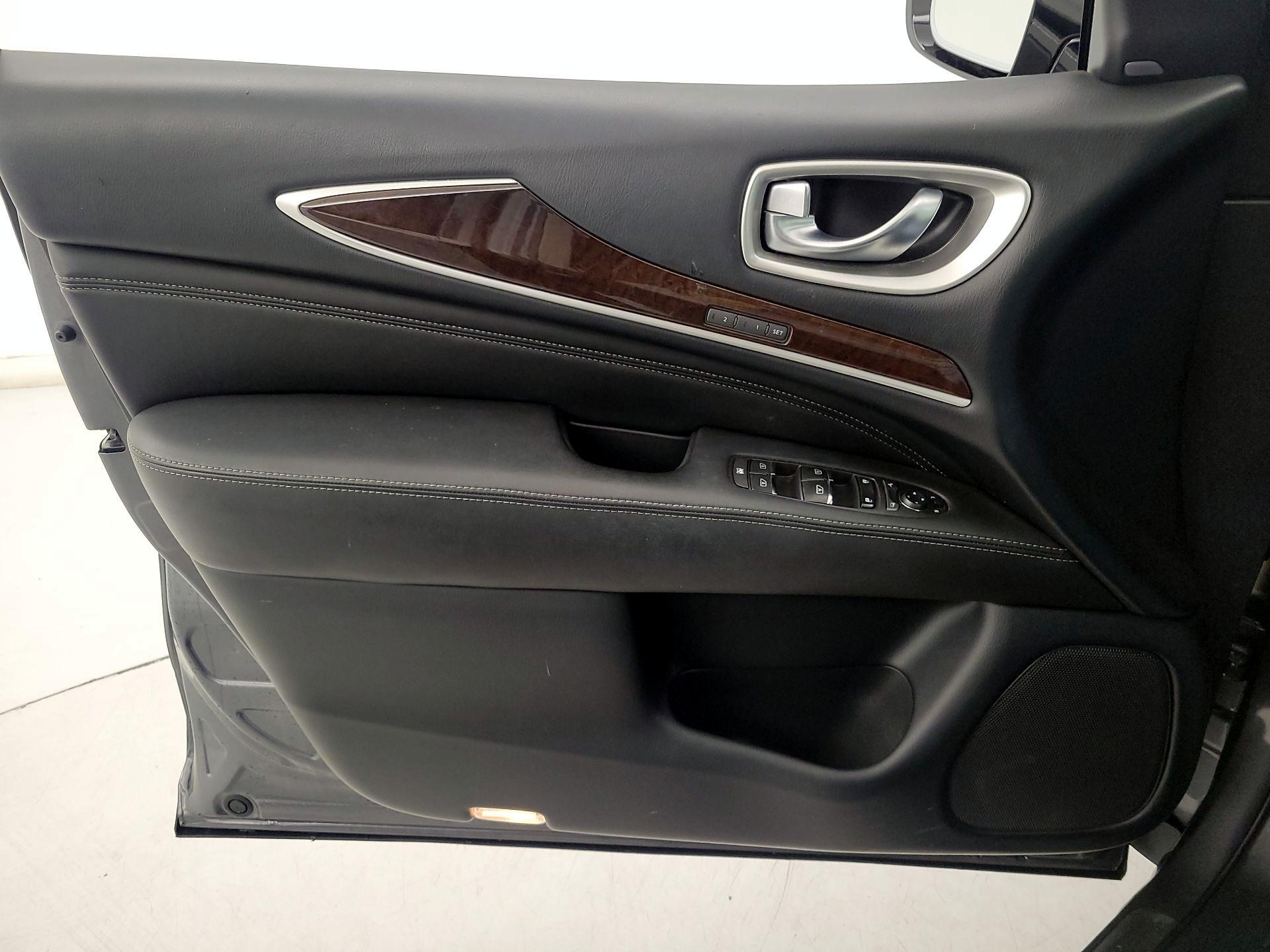 Thumbnail: 2019 INFINITI QX60 - 12