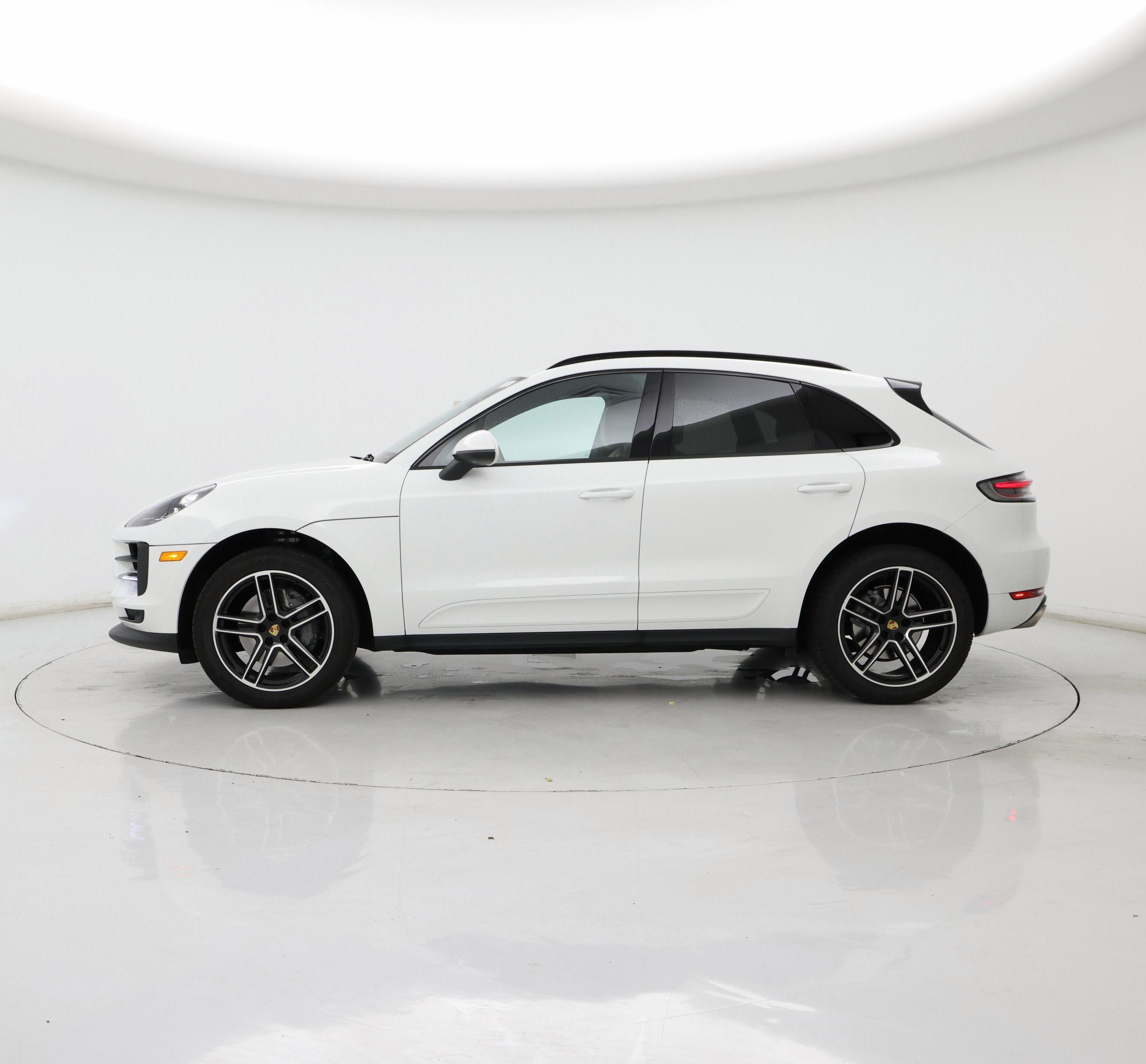 Thumbnail: 2020 Porsche Macan - 3